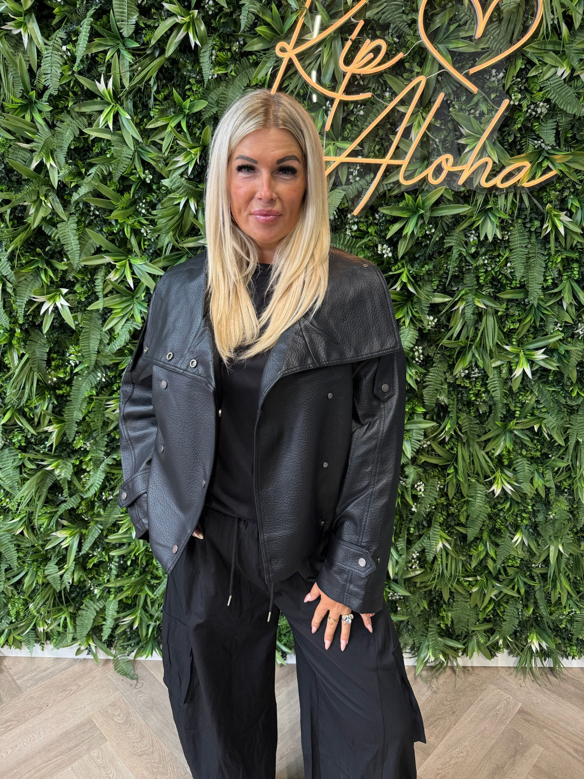 Leatherlook jas met knopen zwart