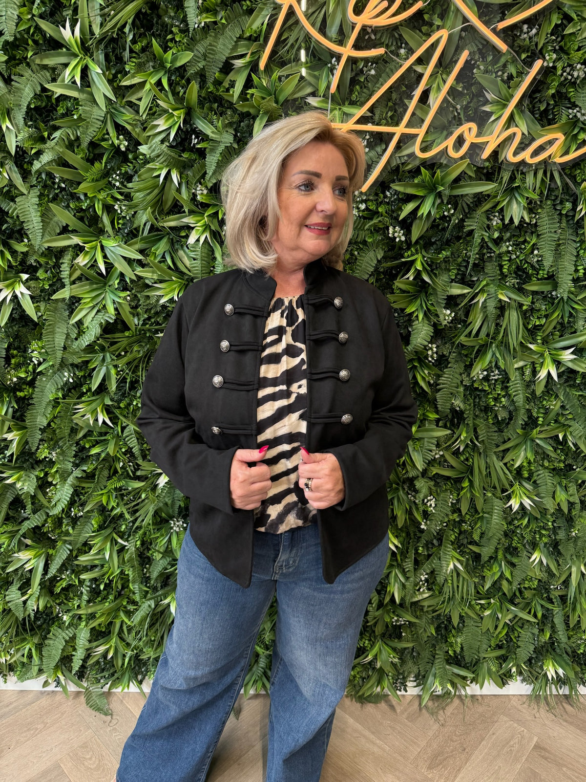 Blazer ronde hals met sierknopen zwart