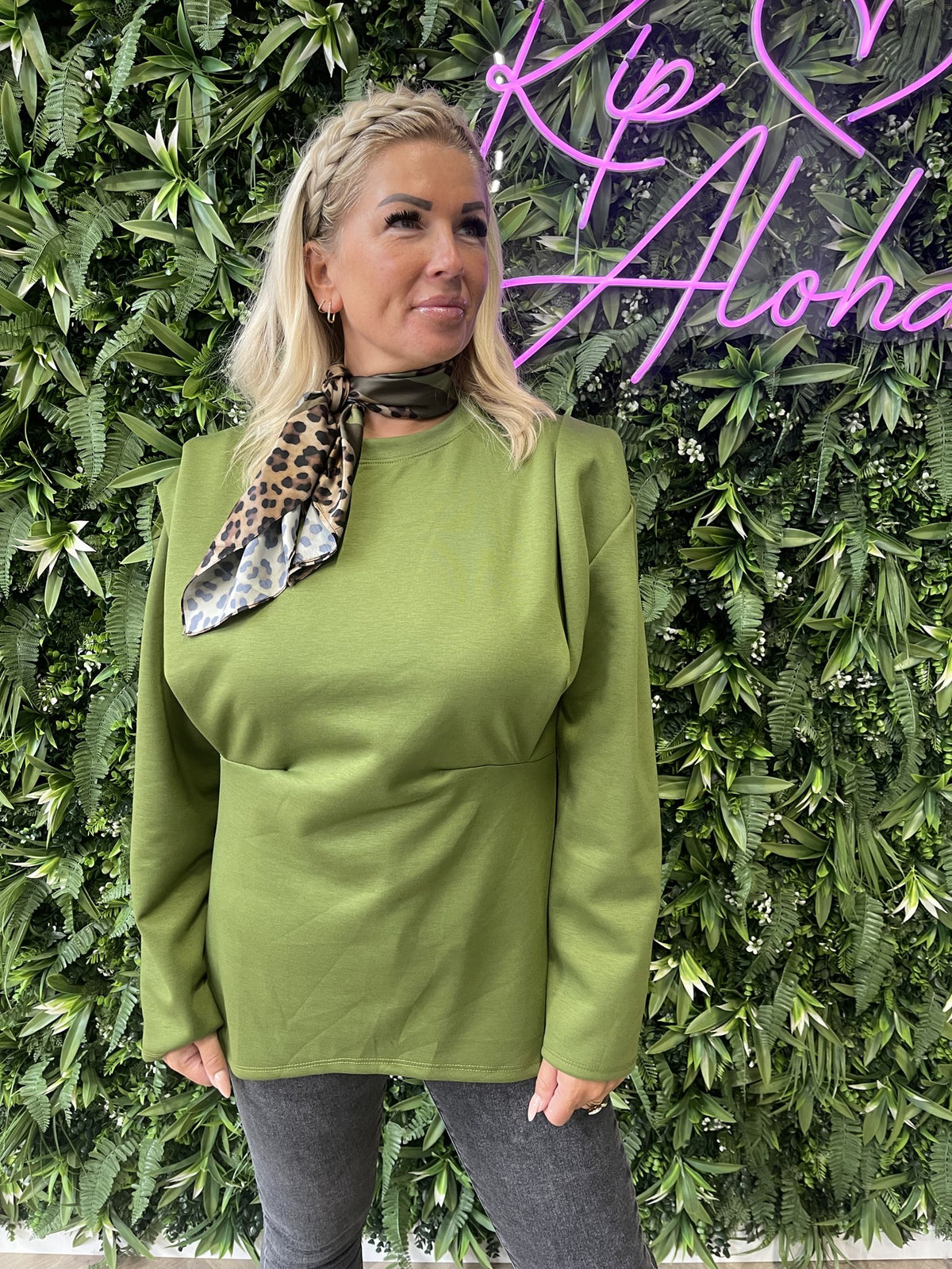 Sweater getailleerd detail uni groen