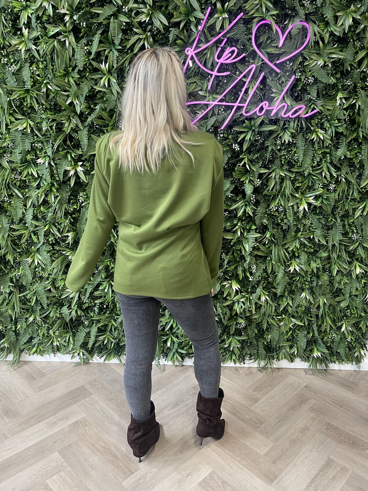 Sweater getailleerd detail uni groen