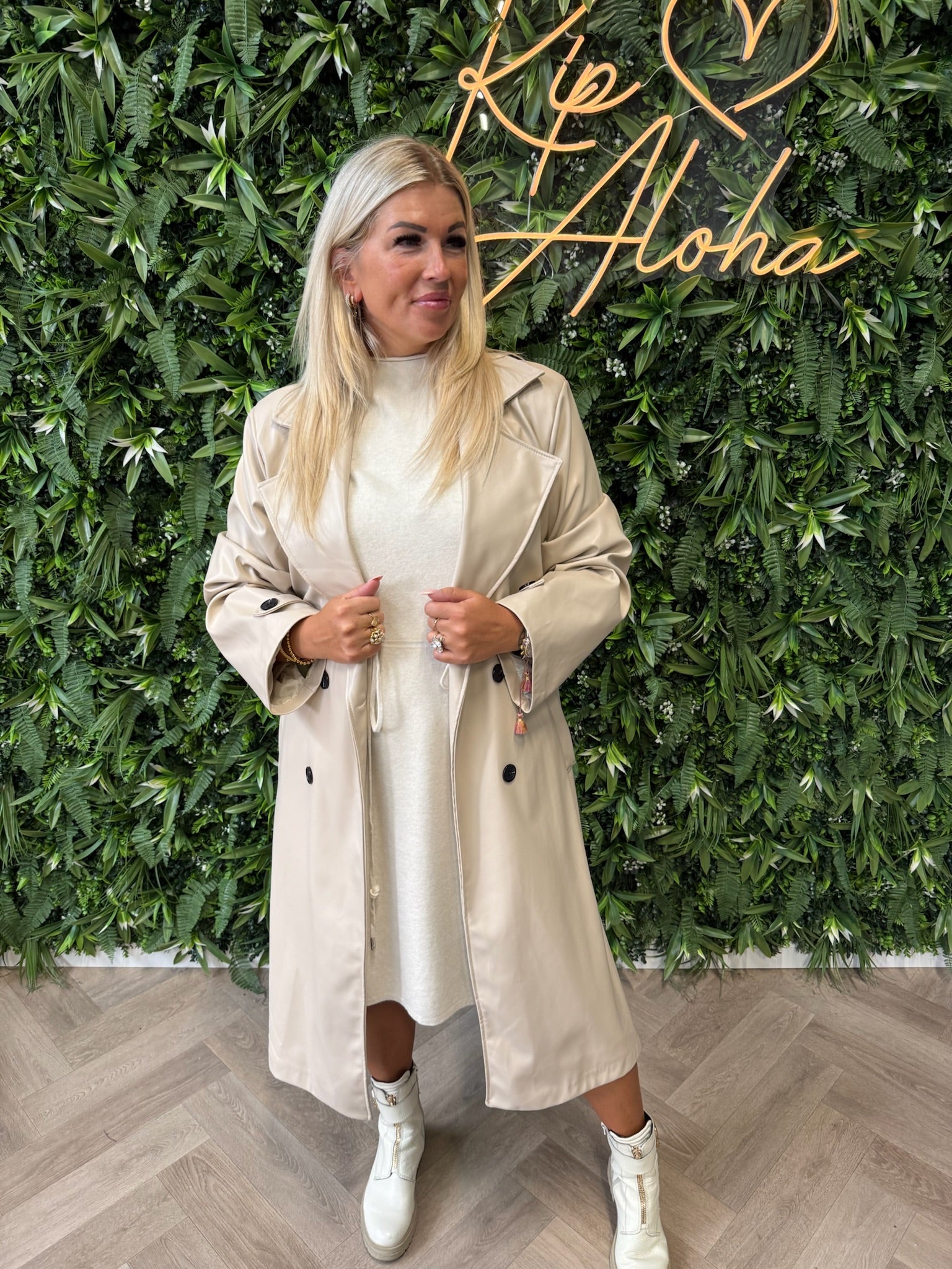 Manteljas leatherlook beige