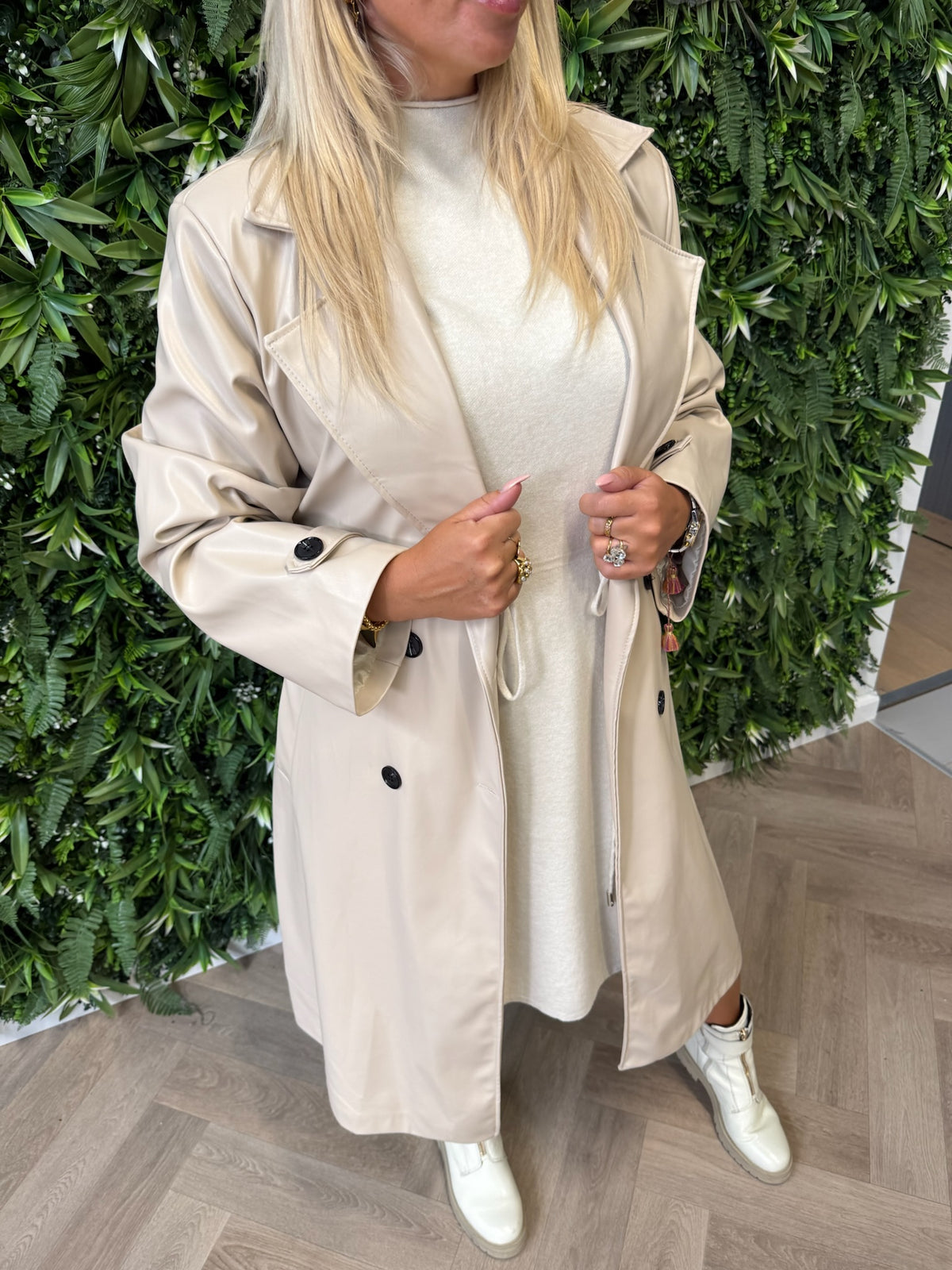 Manteljas leatherlook beige