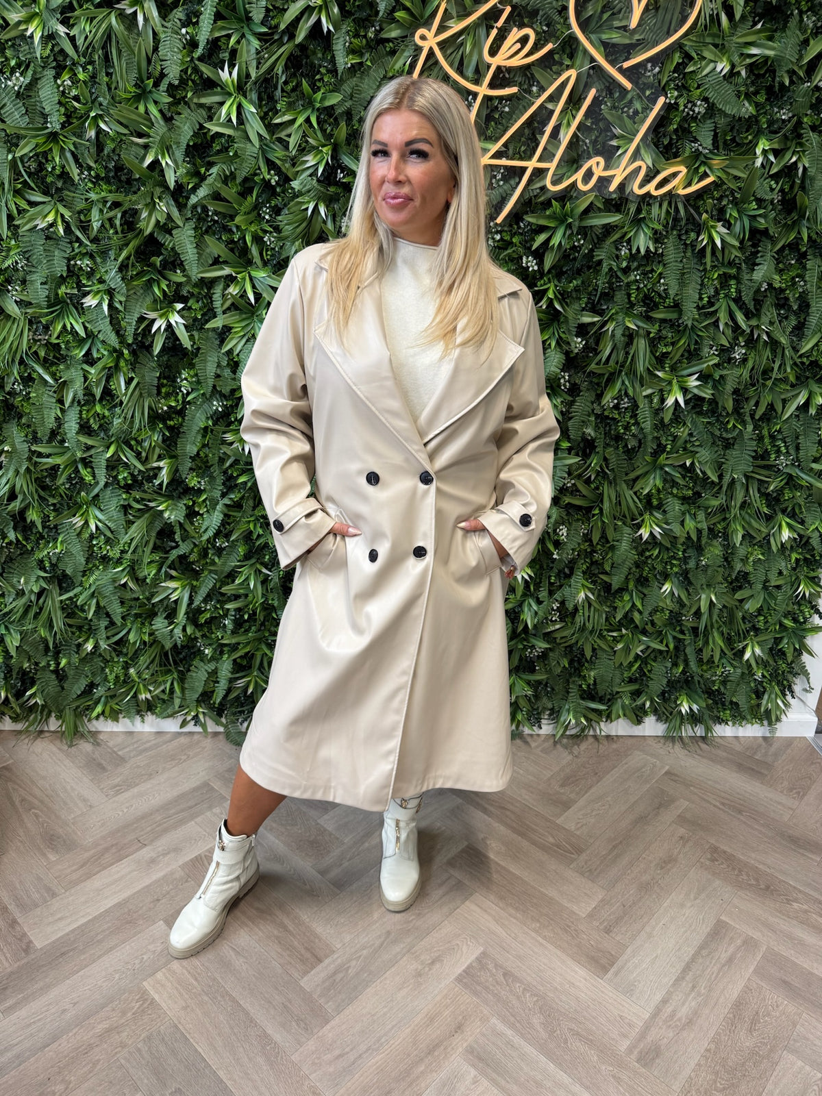 Manteljas leatherlook beige