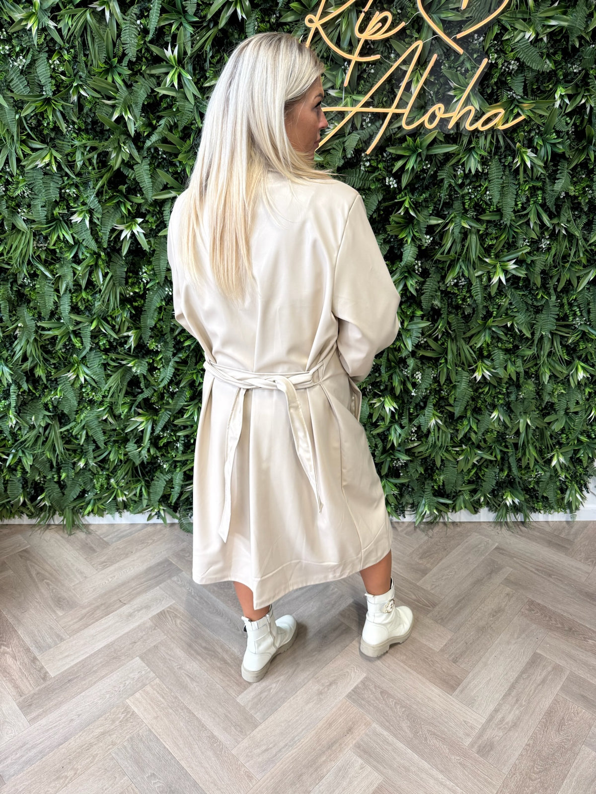Manteljas leatherlook beige