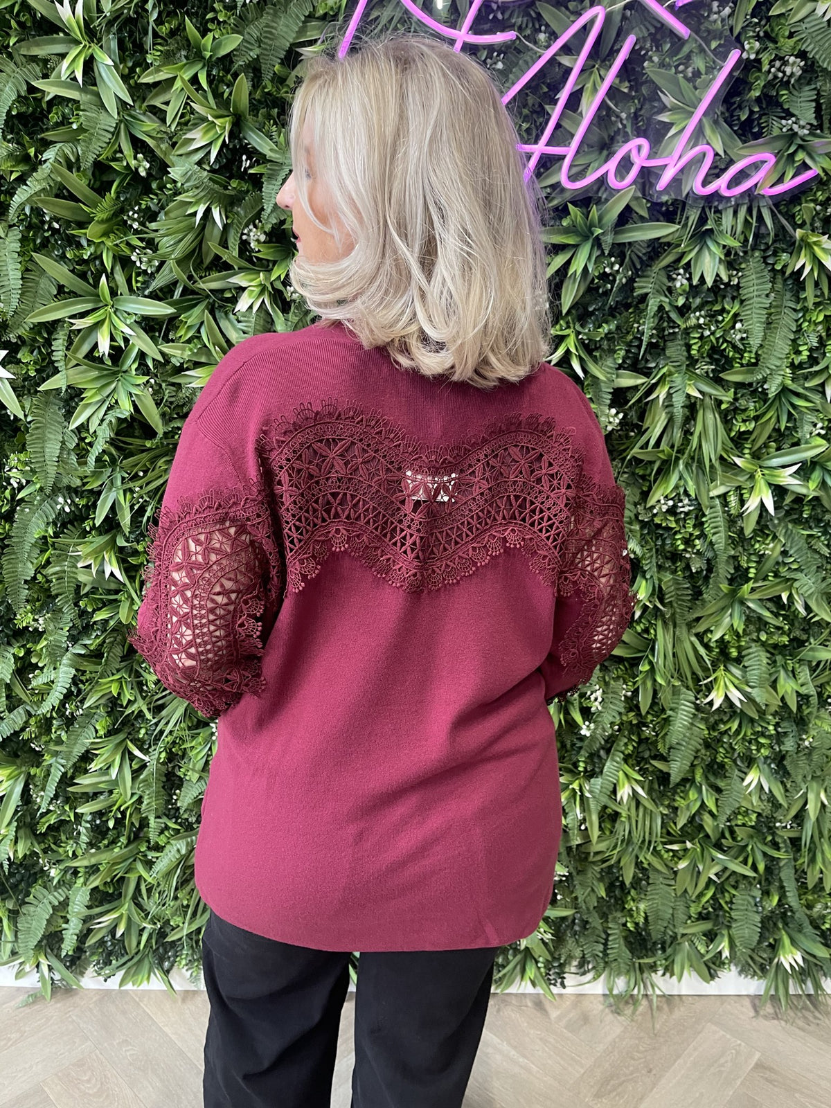 Vest met open gewerkte rug bordeaux