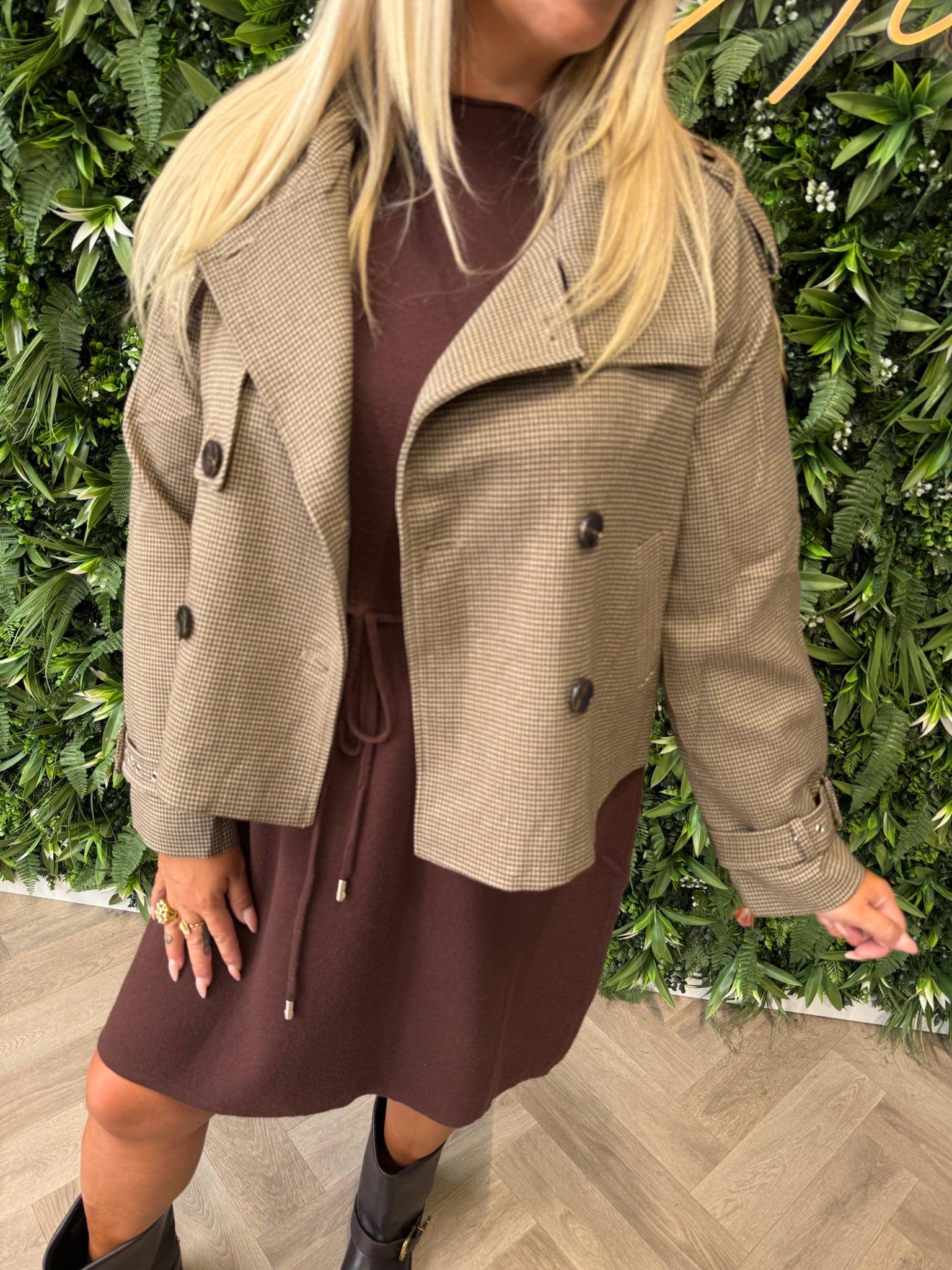 Korte trenchcoat pied de poule beige