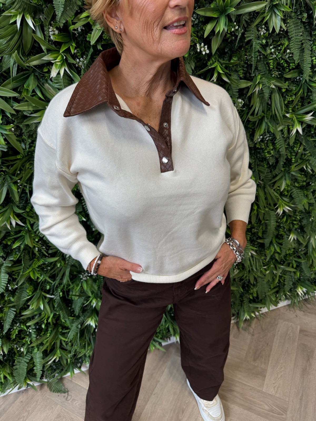 Trui leatherlook kraag roomwit