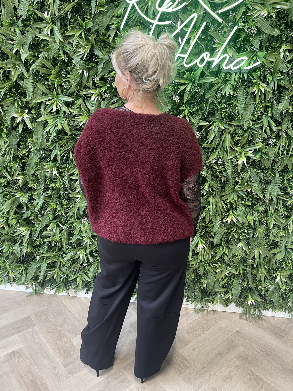 Boucle vestje met knoopjes korte mouwen bordeaux