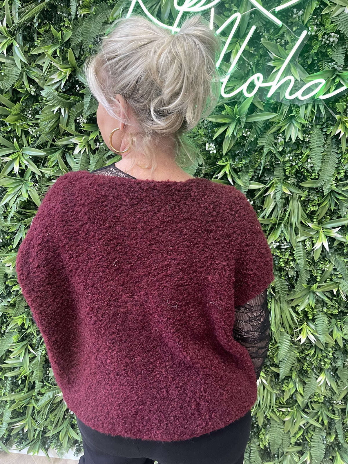 Boucle vestje met knoopjes korte mouwen bordeaux