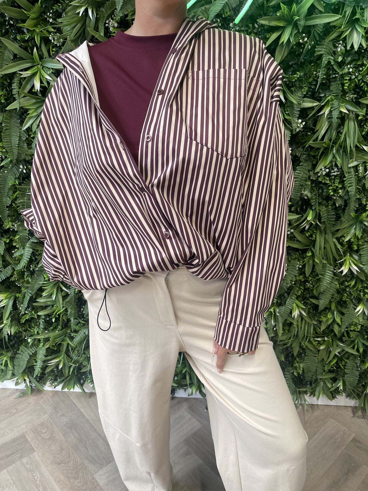 Kort jasje gestreept met aantrekkoord bordeaux/beige