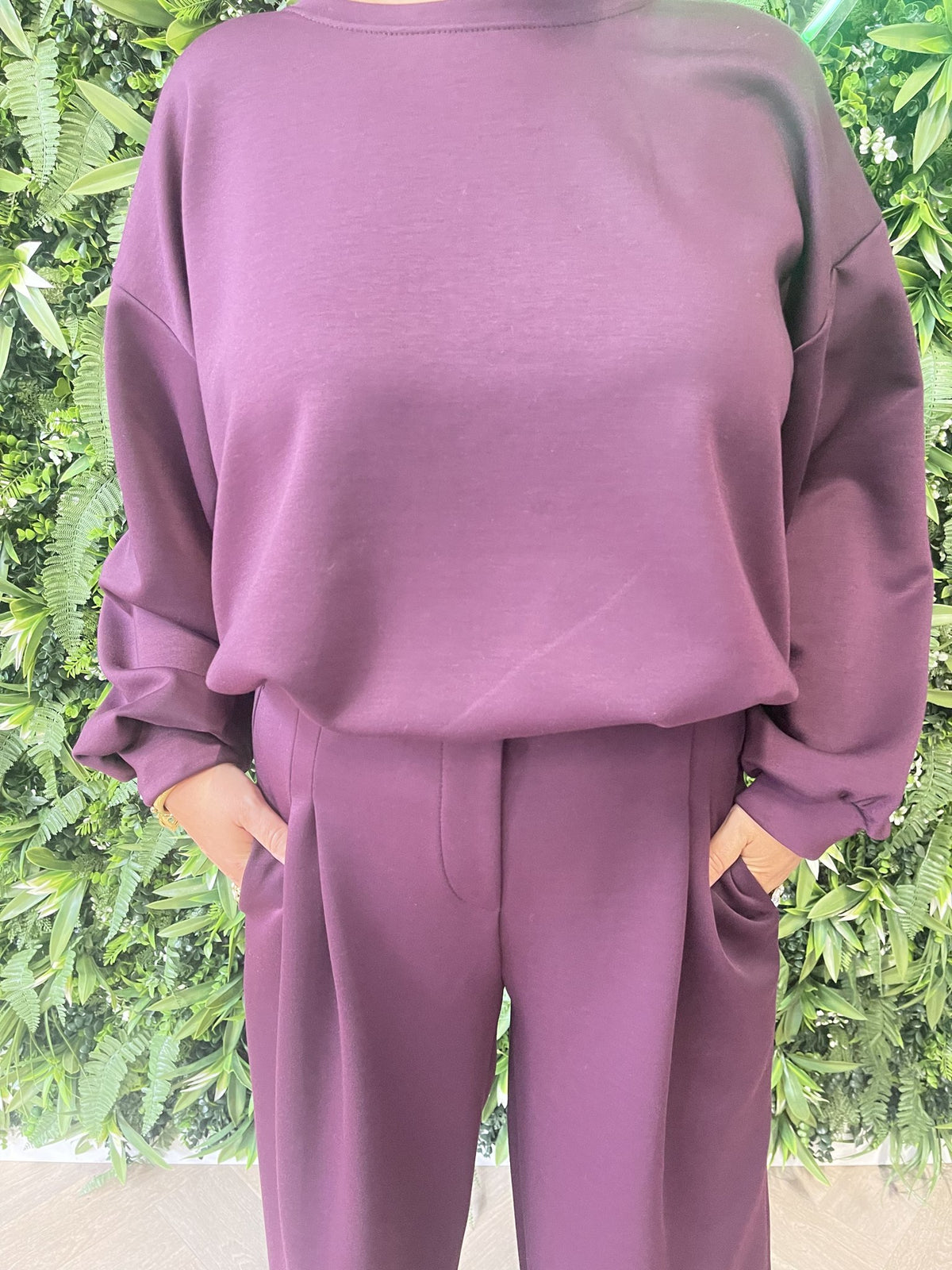 Tweedelig cropped pak aubergine