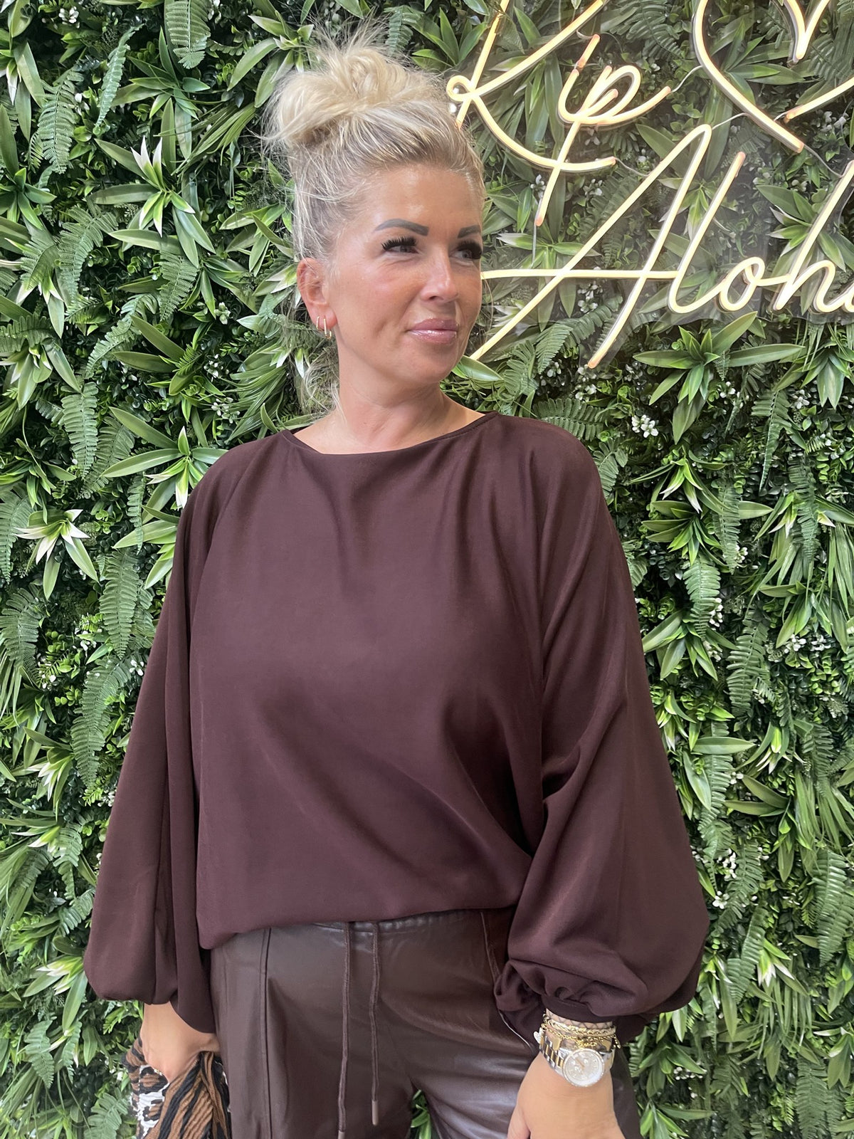 Vleermuis sweater donkerbruin