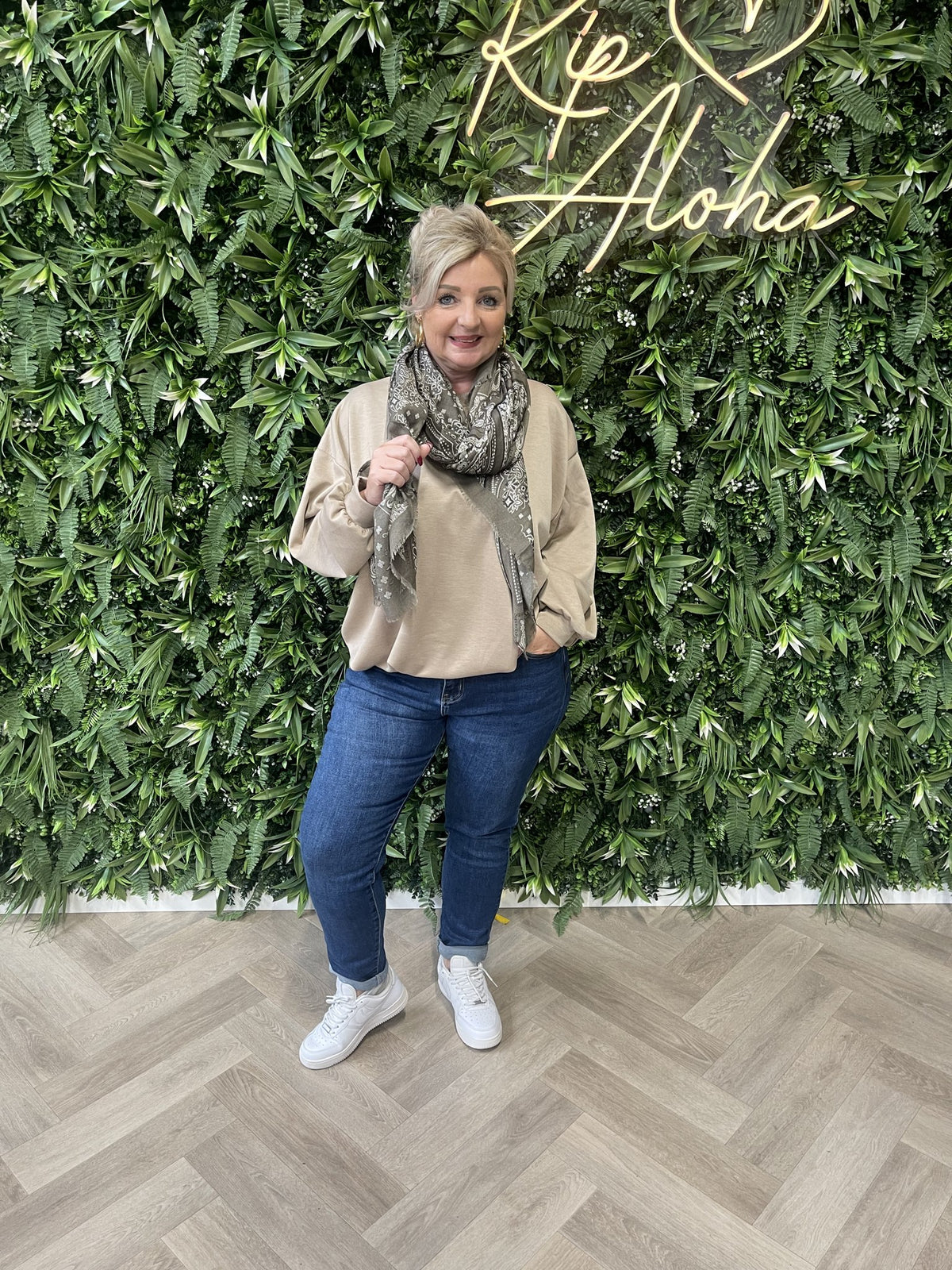 Sweater elastische onderkant uni taupe