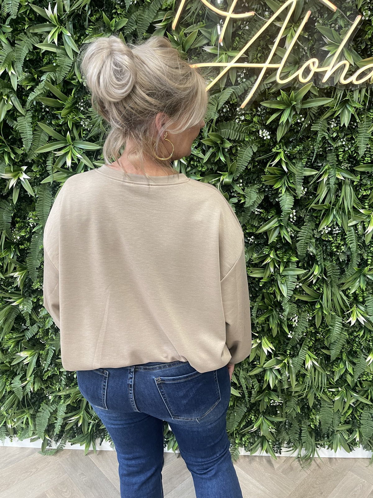 Sweater elastische onderkant uni taupe
