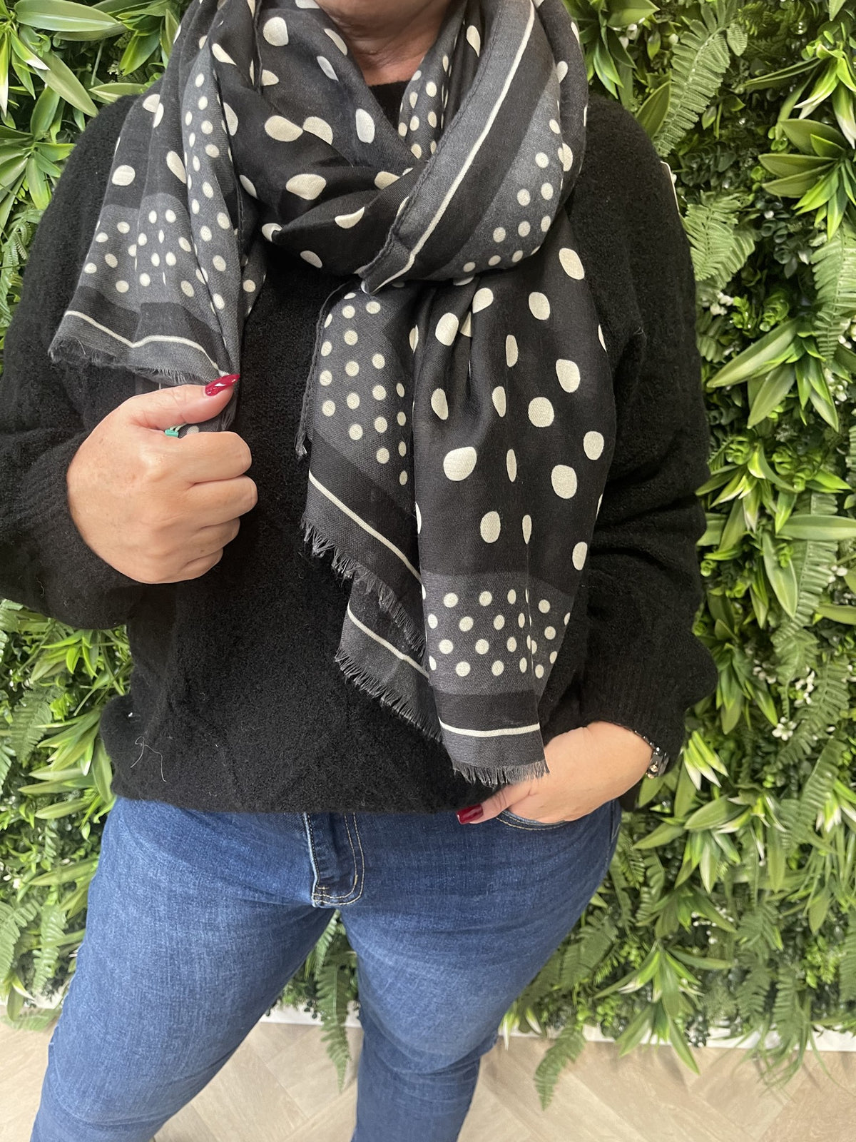 Sjaal dots zwart