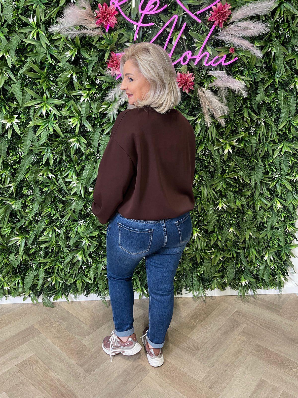 Sweater elastieken onderkant donkerbruin