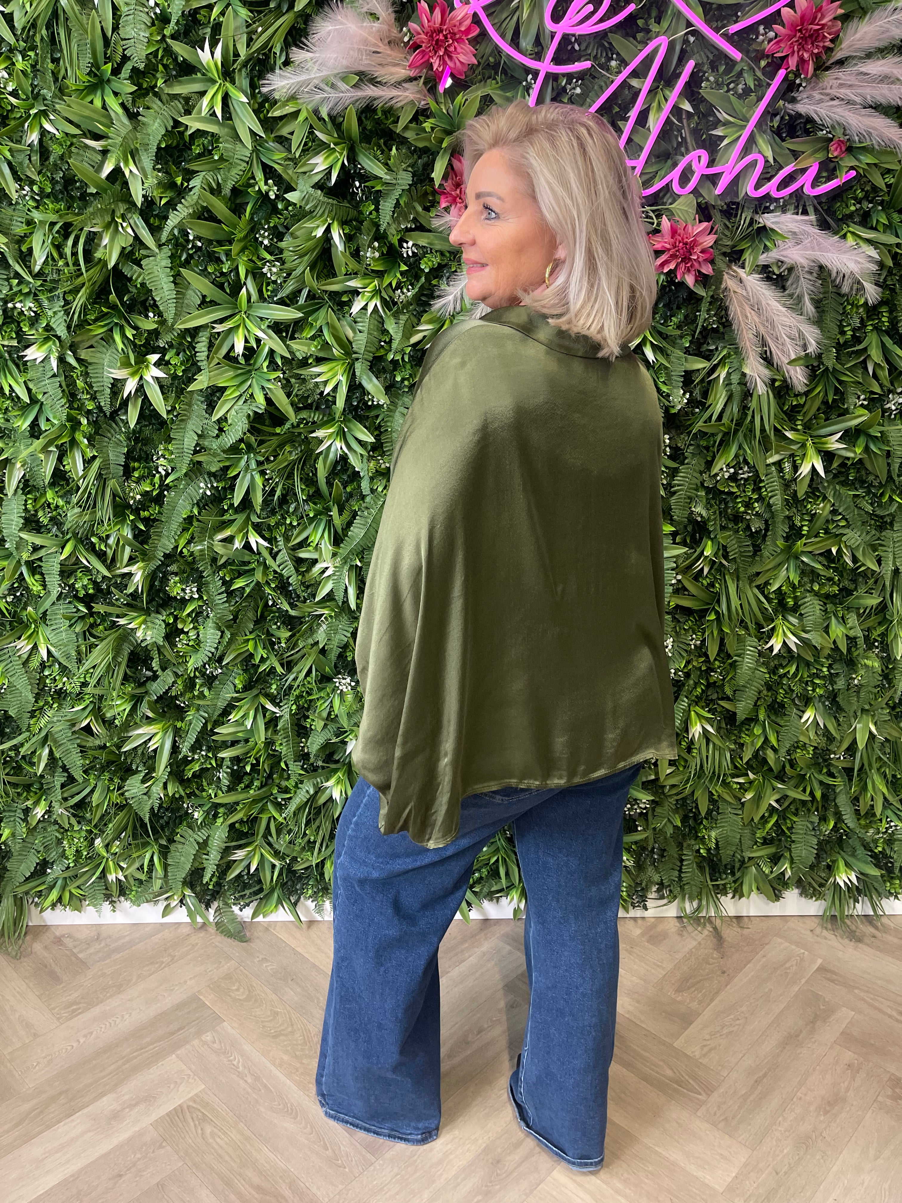 Silky blouse pofmouwen legergroen
