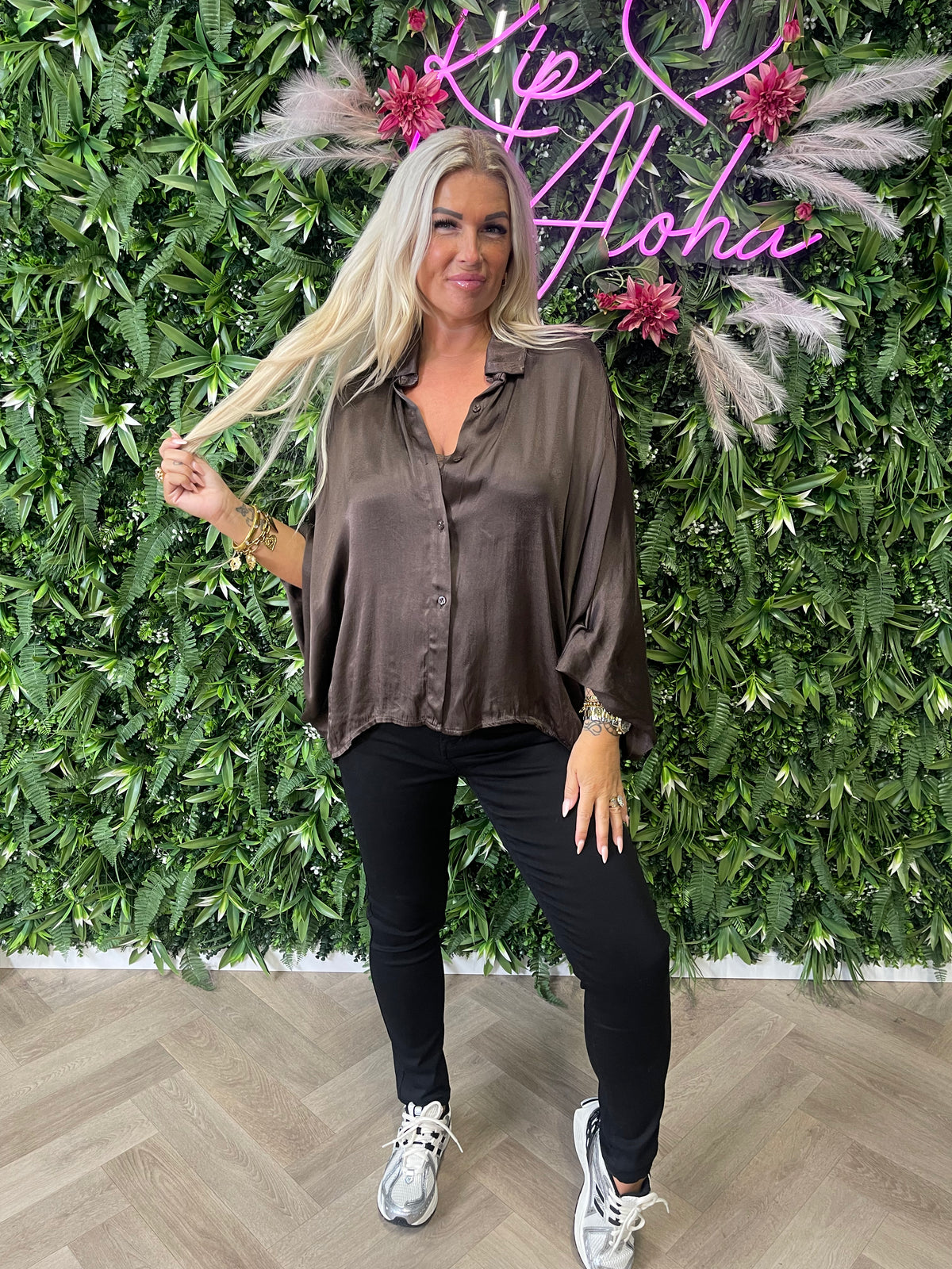 Silky blouse pofmouwen donkerbruin