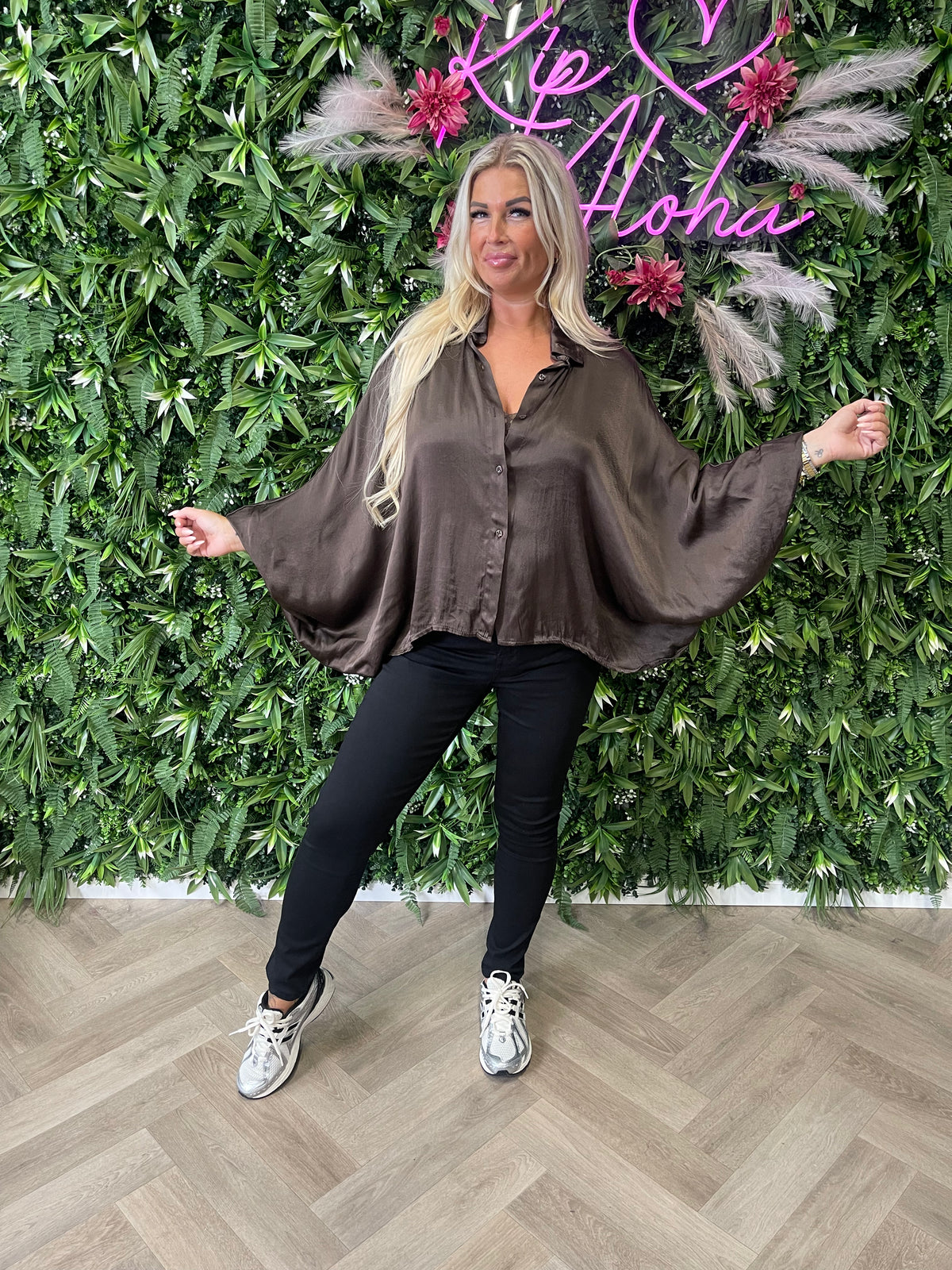 Silky blouse pofmouwen donkerbruin