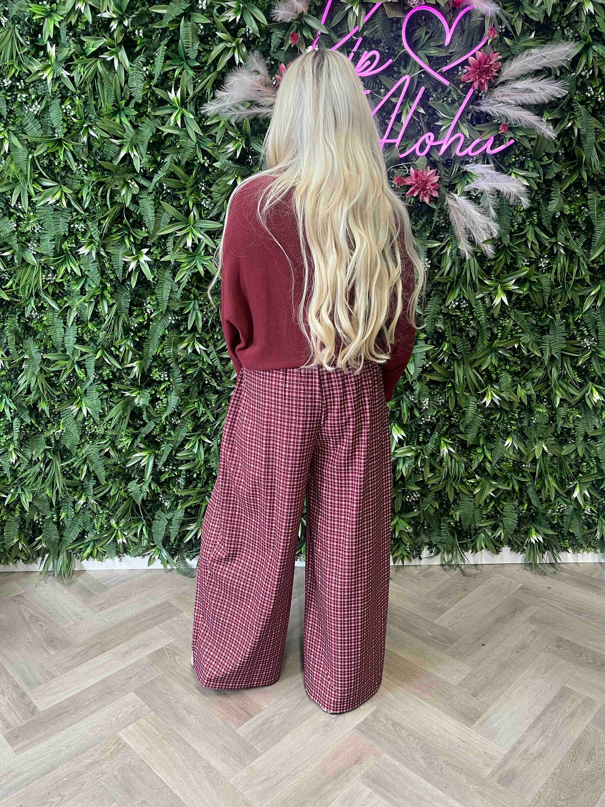 Pantalon met plooi ruitpatroon aubergine