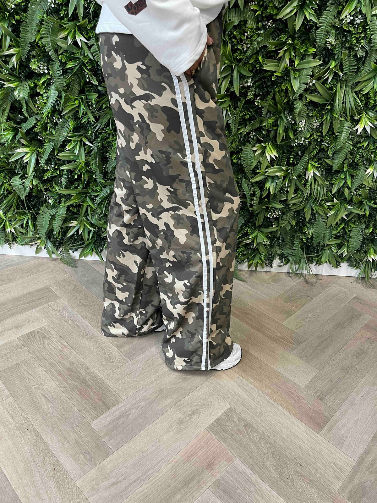 Army broek met bies wit