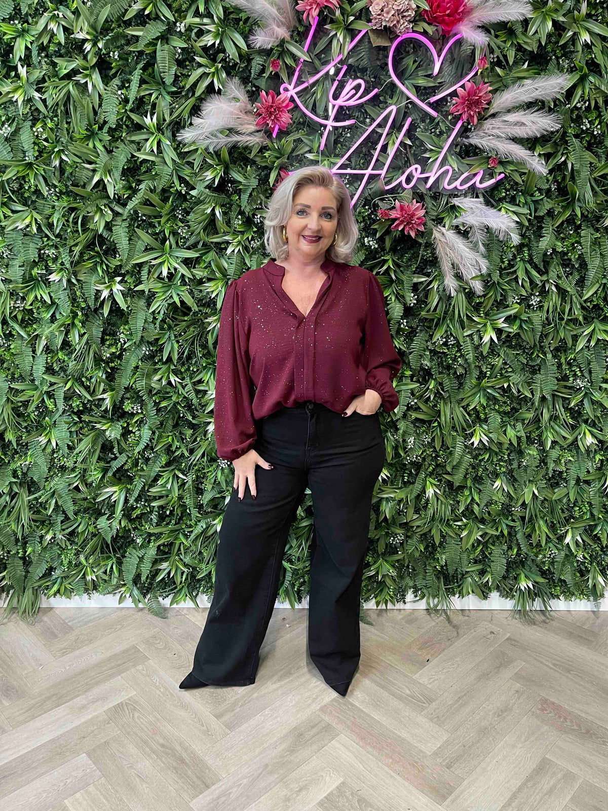 Blouse roezel met pofmouwen glitter bordeaux