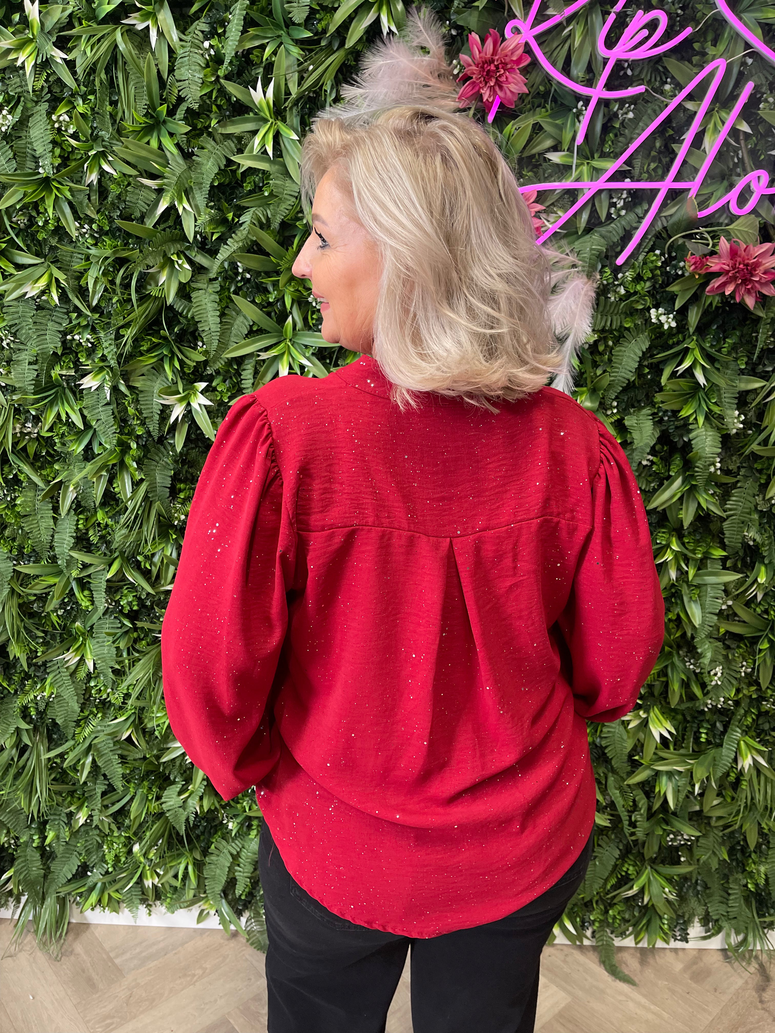 Blouse roezel met pofmouwen glitter rood