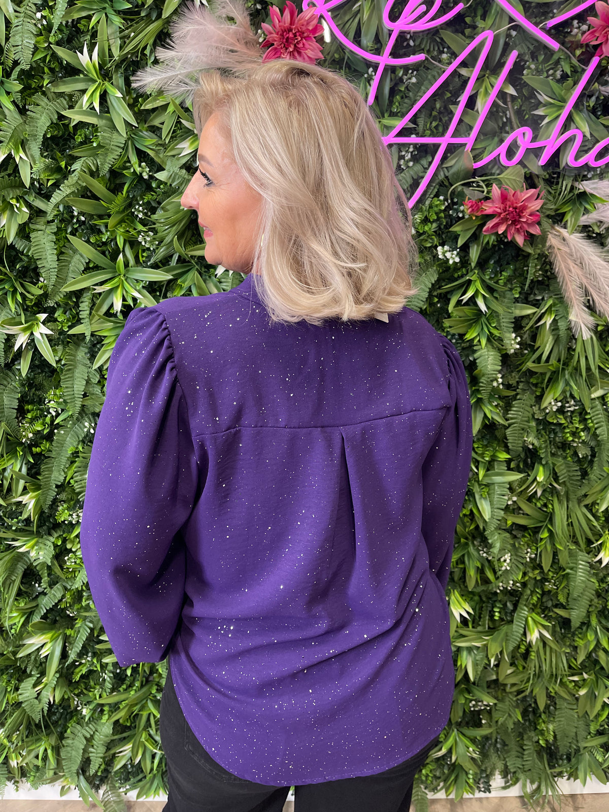 Blouse roezel met pofmouwen glitter paars