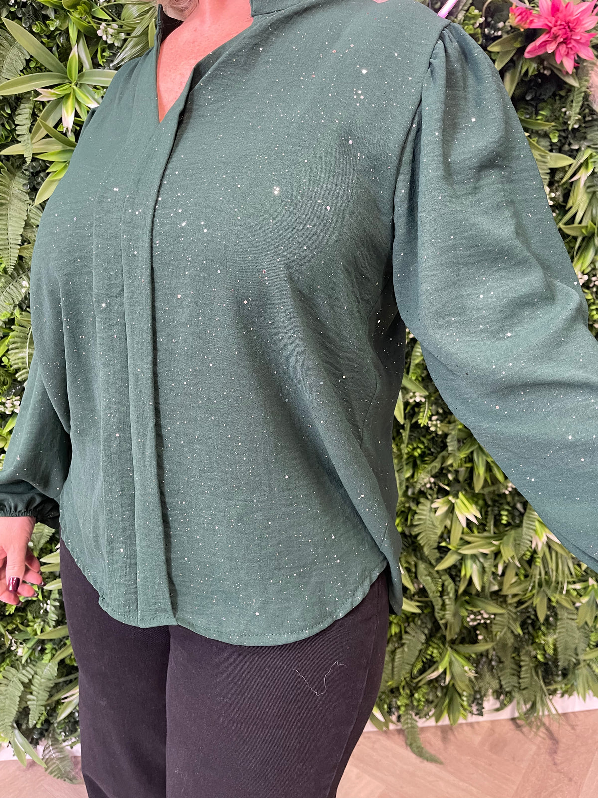 Blouse roezel met pofmouwen glitter flessengroen