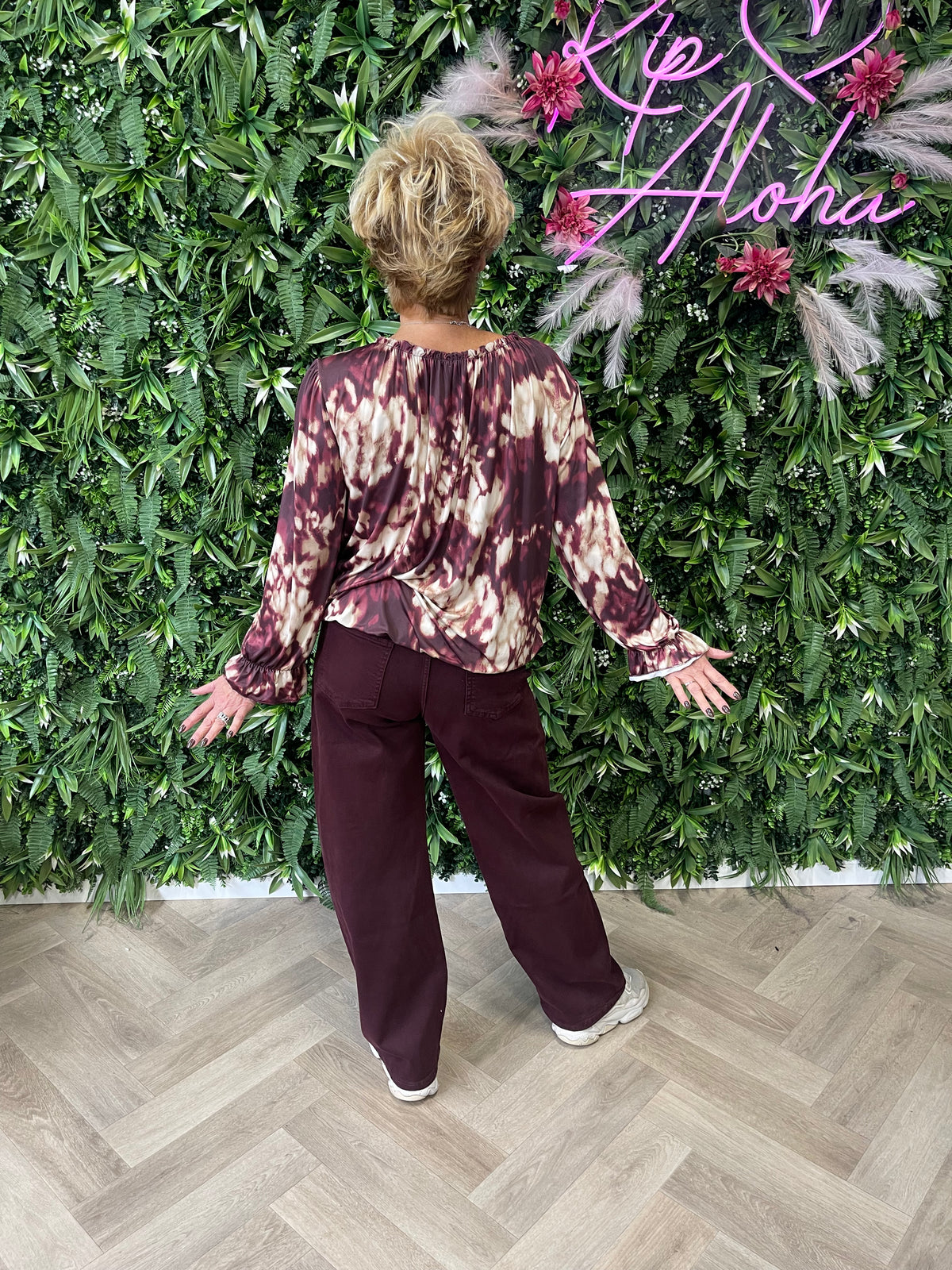 Blouse met abstracte print en roezelhals bordeaux
