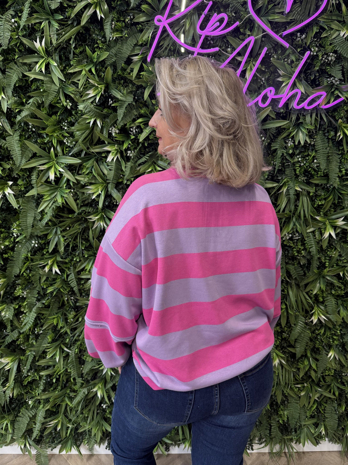Sweater brede streep met applicatie lila/roze