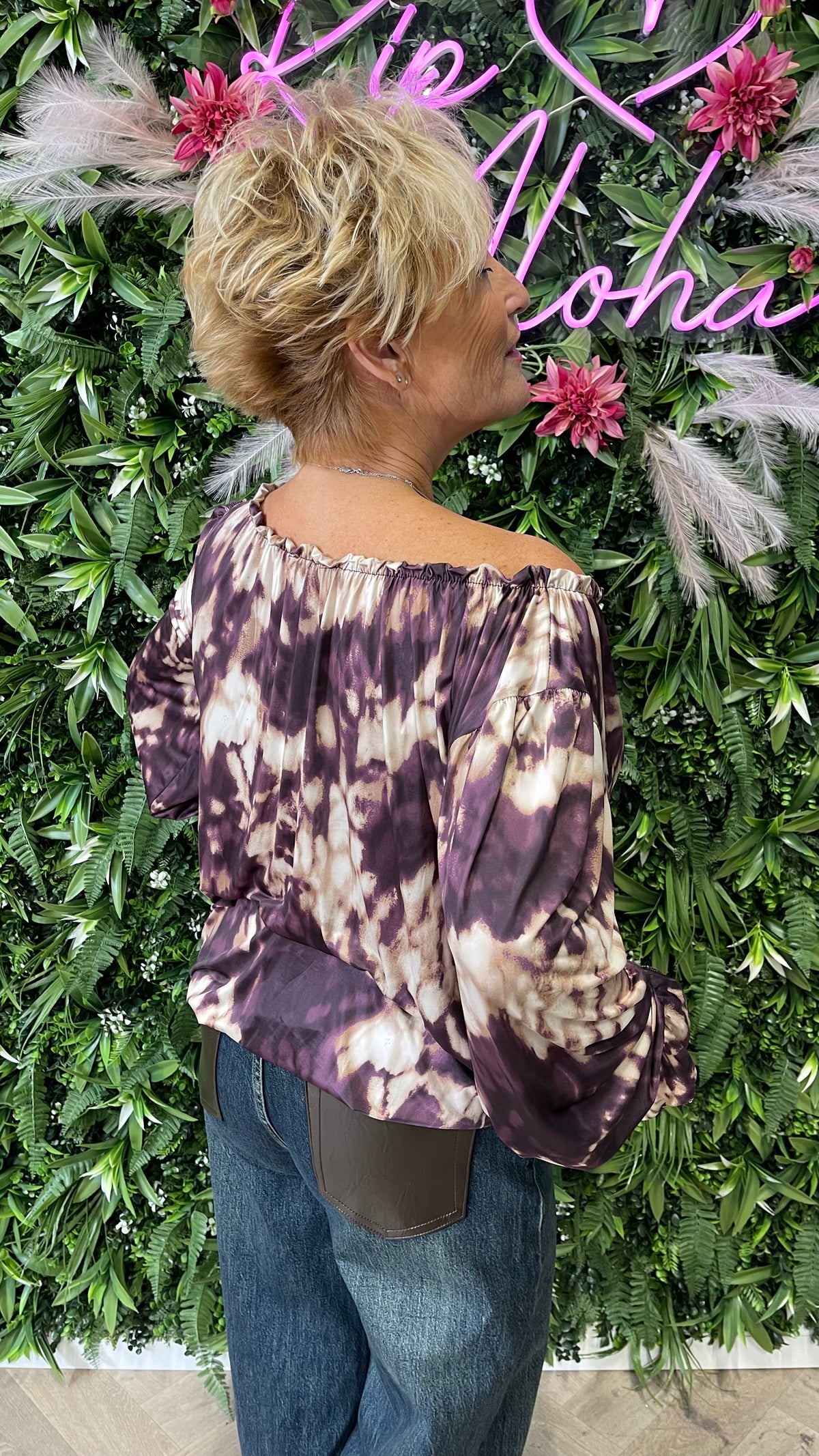 Blouse met abstracte print en roezelhals paars