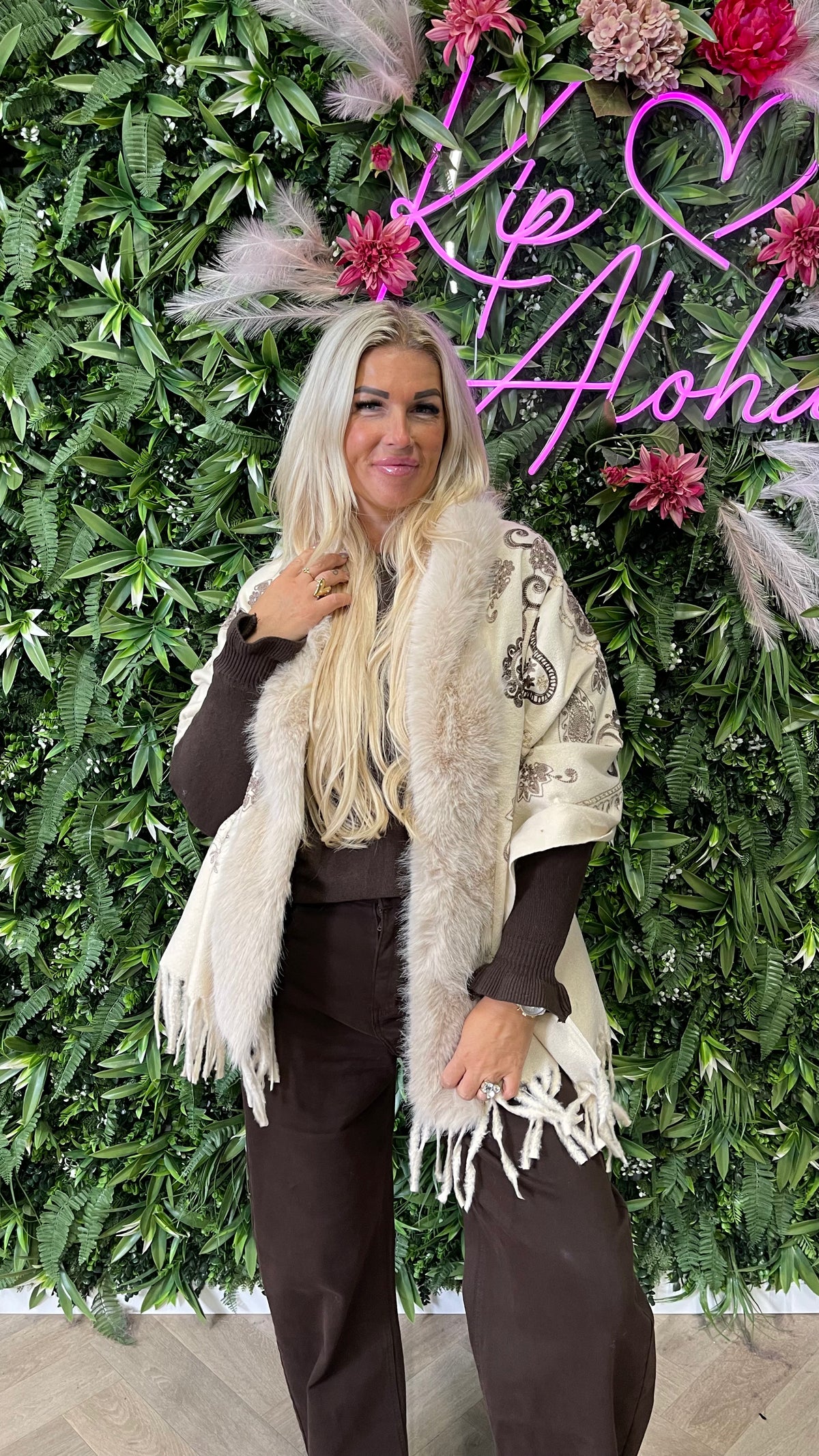 Omslagdoek paisley beige