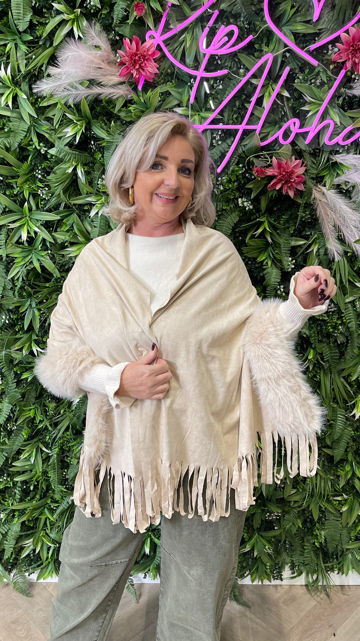 Omslagdoek suedelook beige