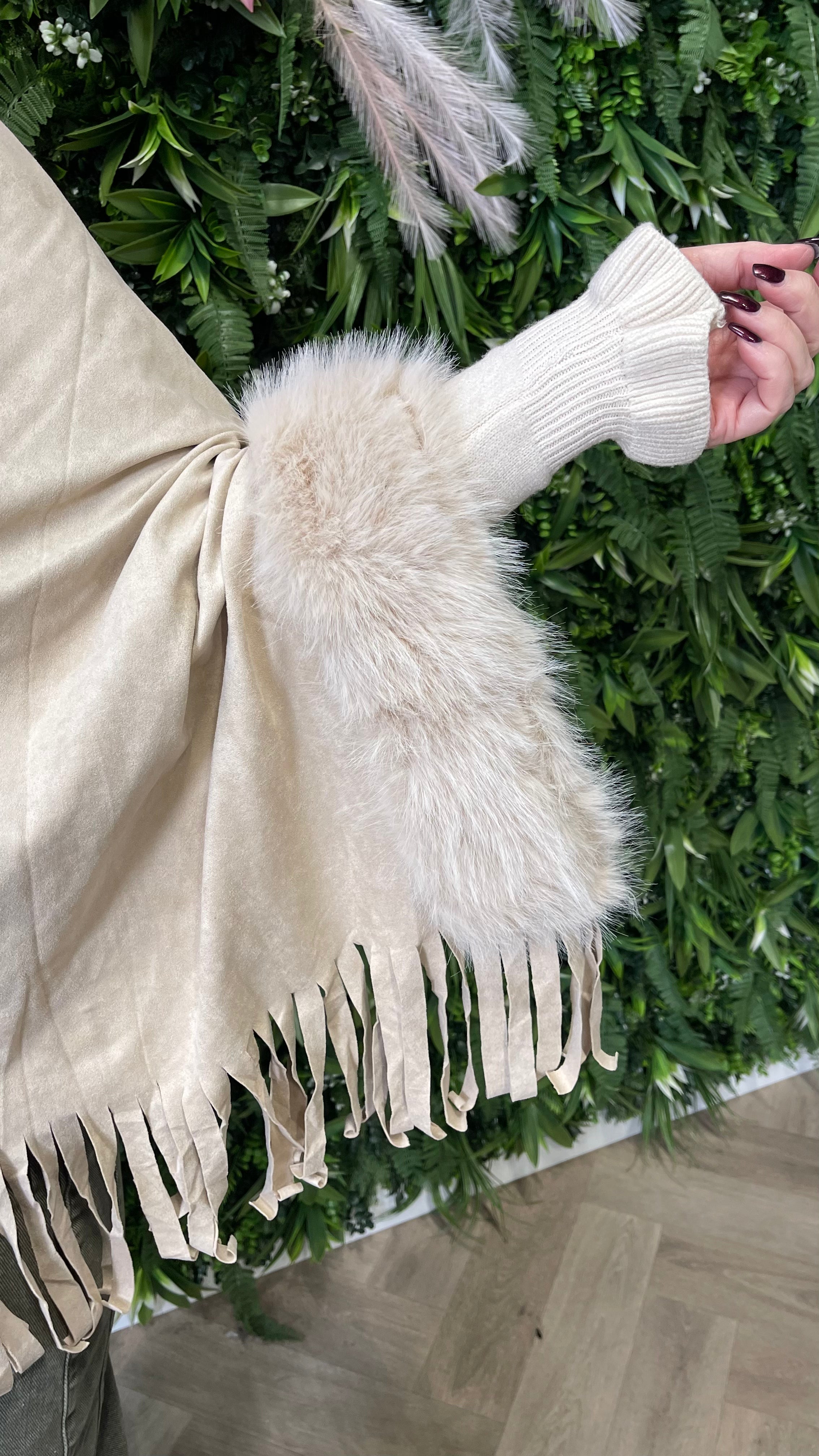 Omslagdoek suedelook beige