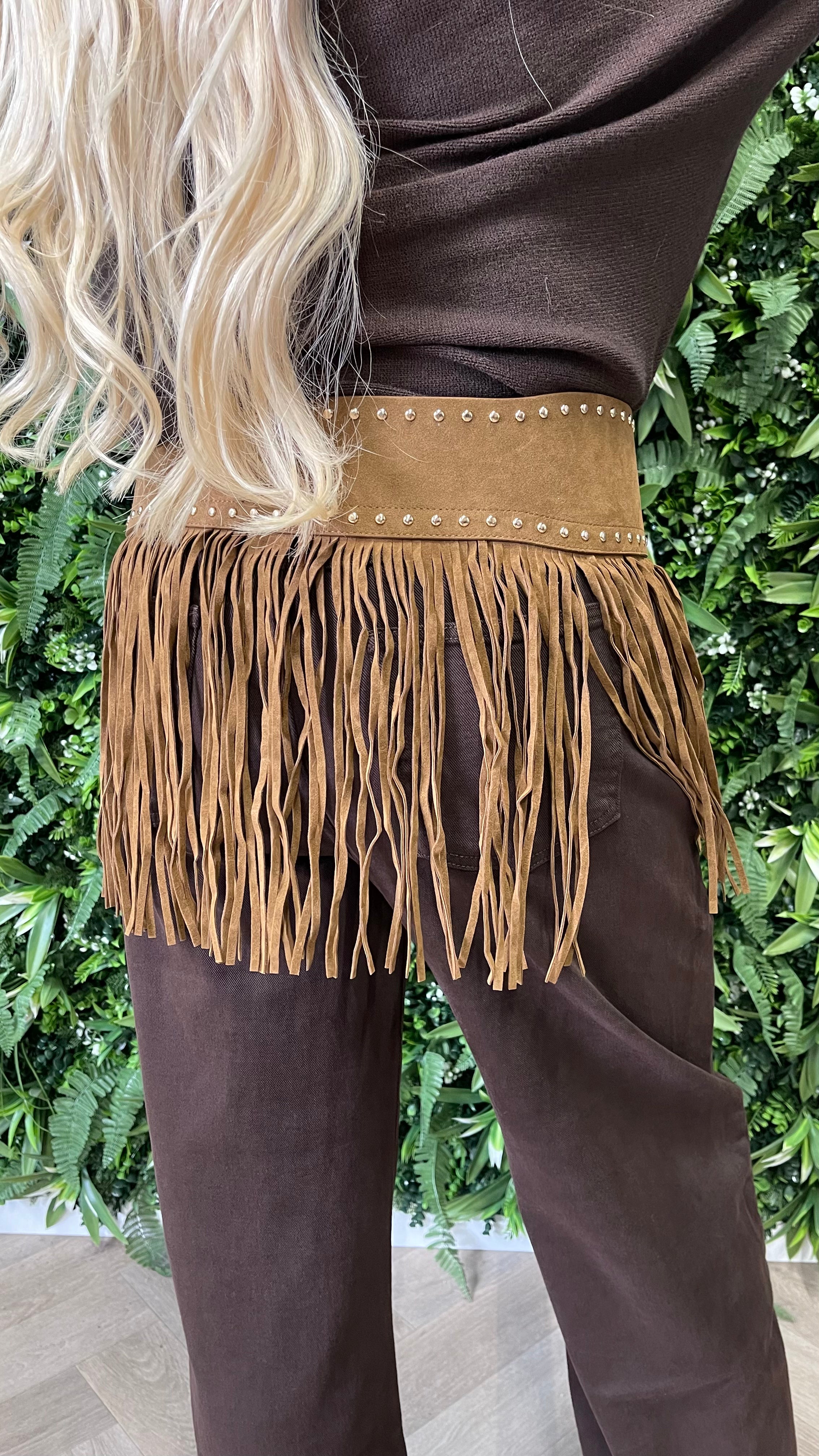 Riem met franjes en studs camel