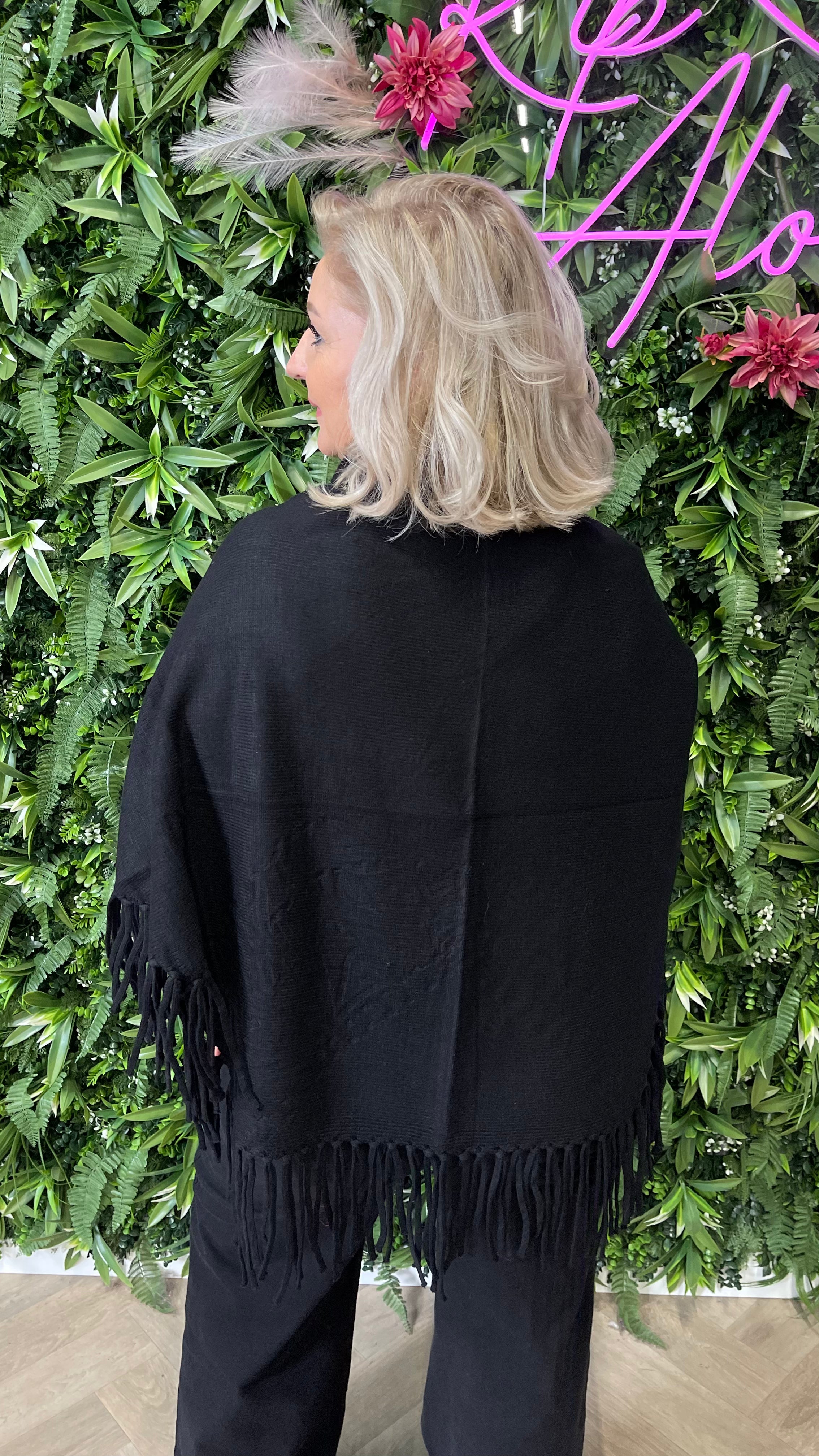 Omslagdoek met franjes zwart