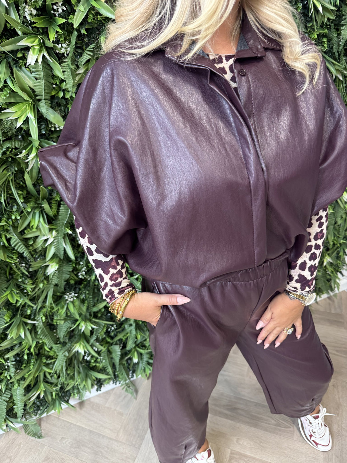 Leatherlook jasje korte mouwen aubergine
