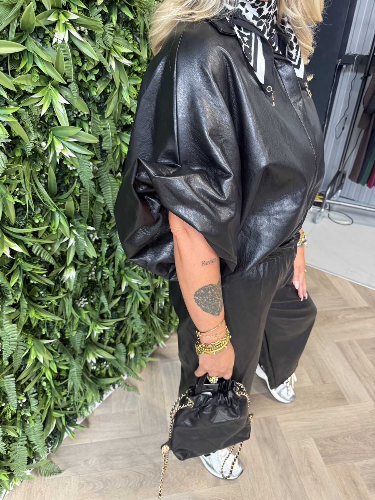 Leatherlook jasje korte mouwen zwart