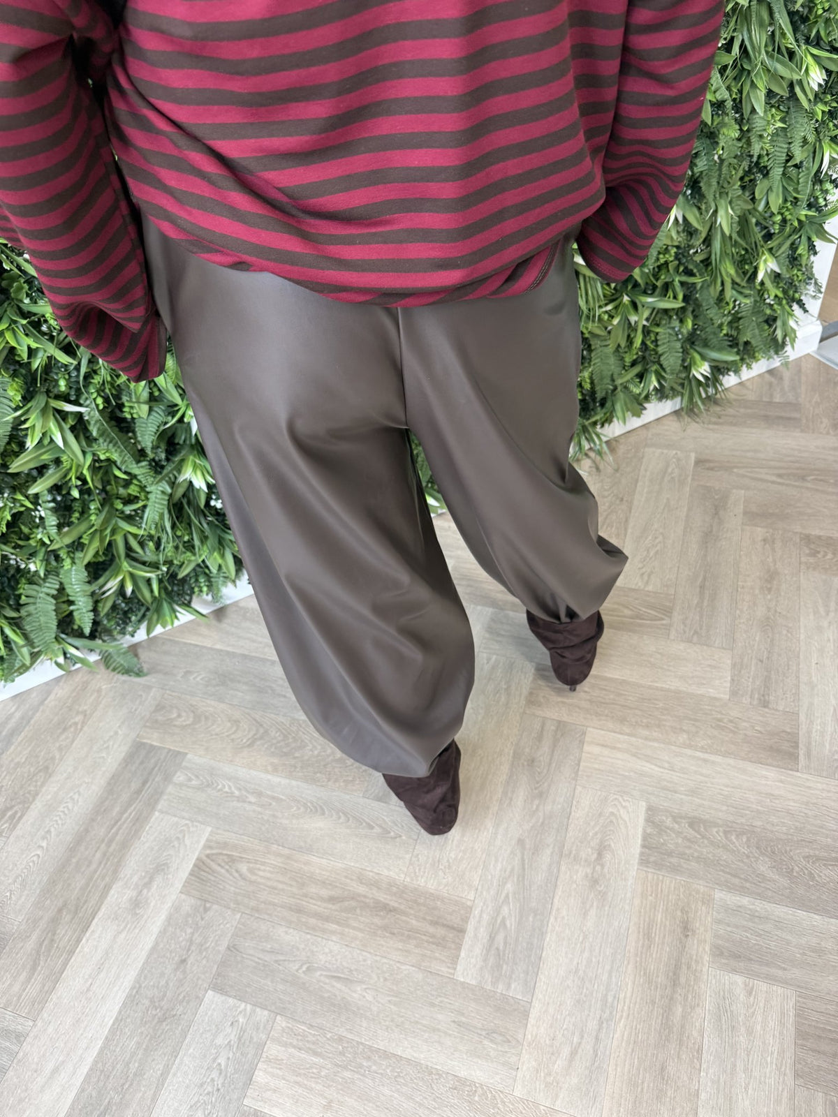Leatherlook ballon broek donkerbruin