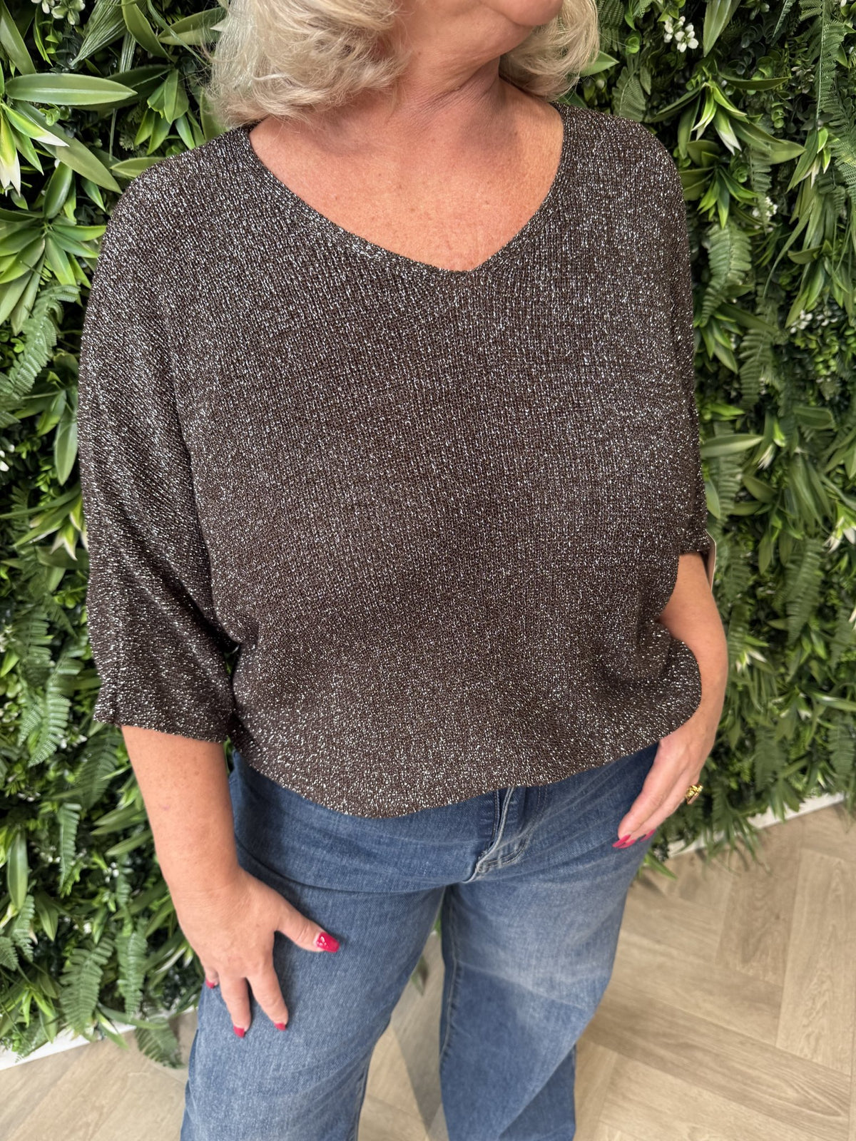 Gebreide top v-hals met lurex donkerbruin