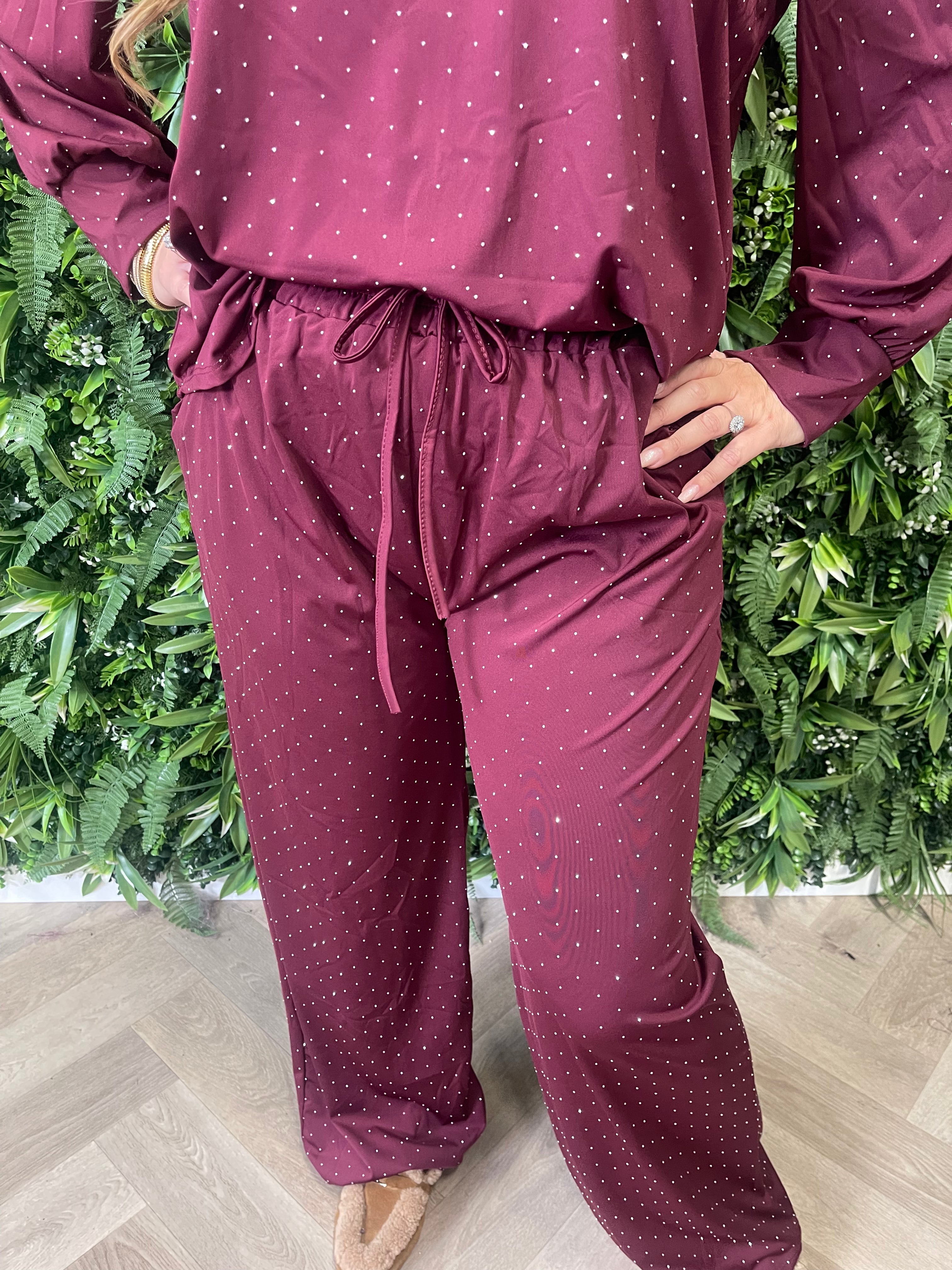 Tweedelig pak v-hals met strass bordeaux