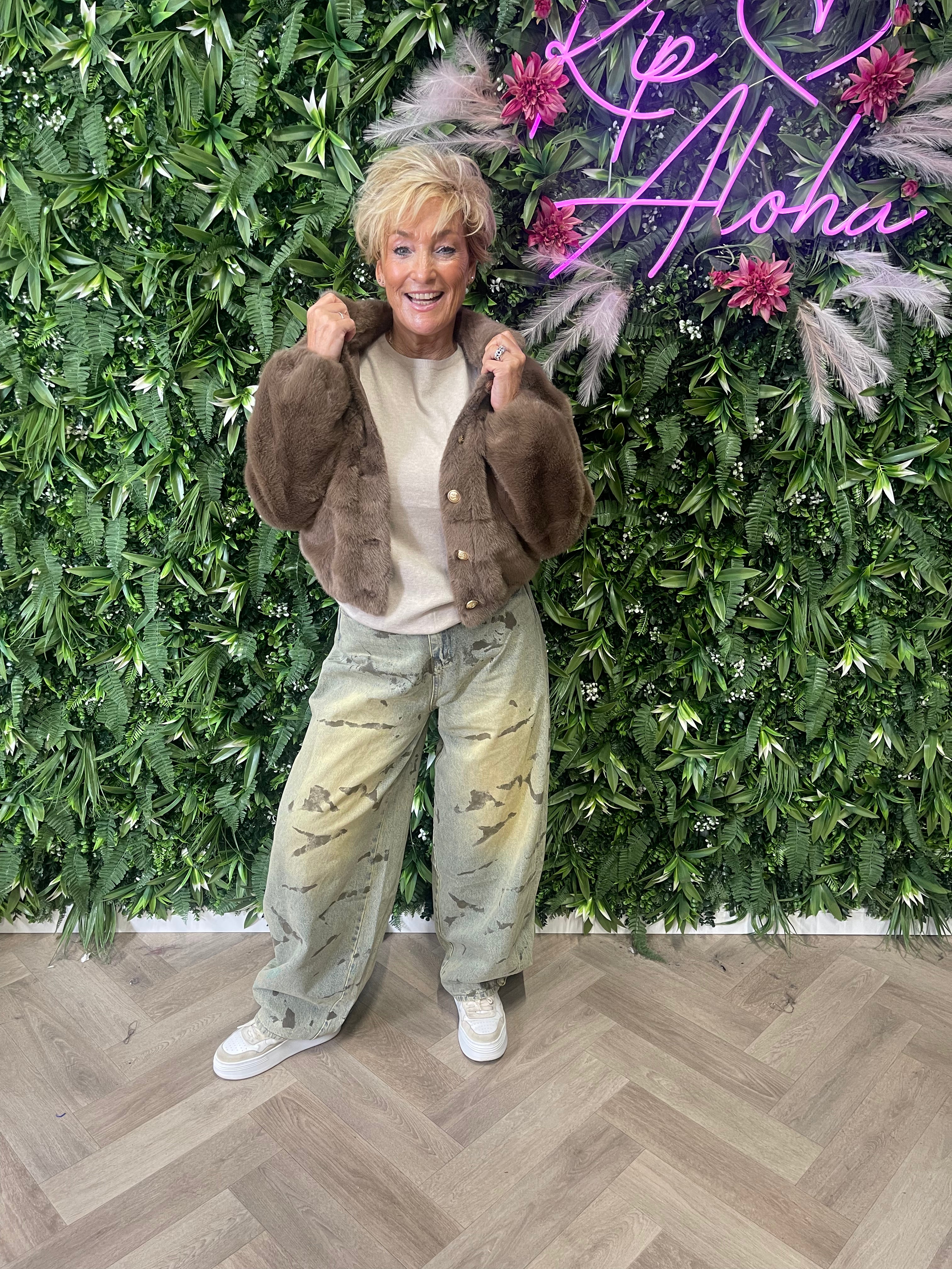 Korte faux fur jasje taupe