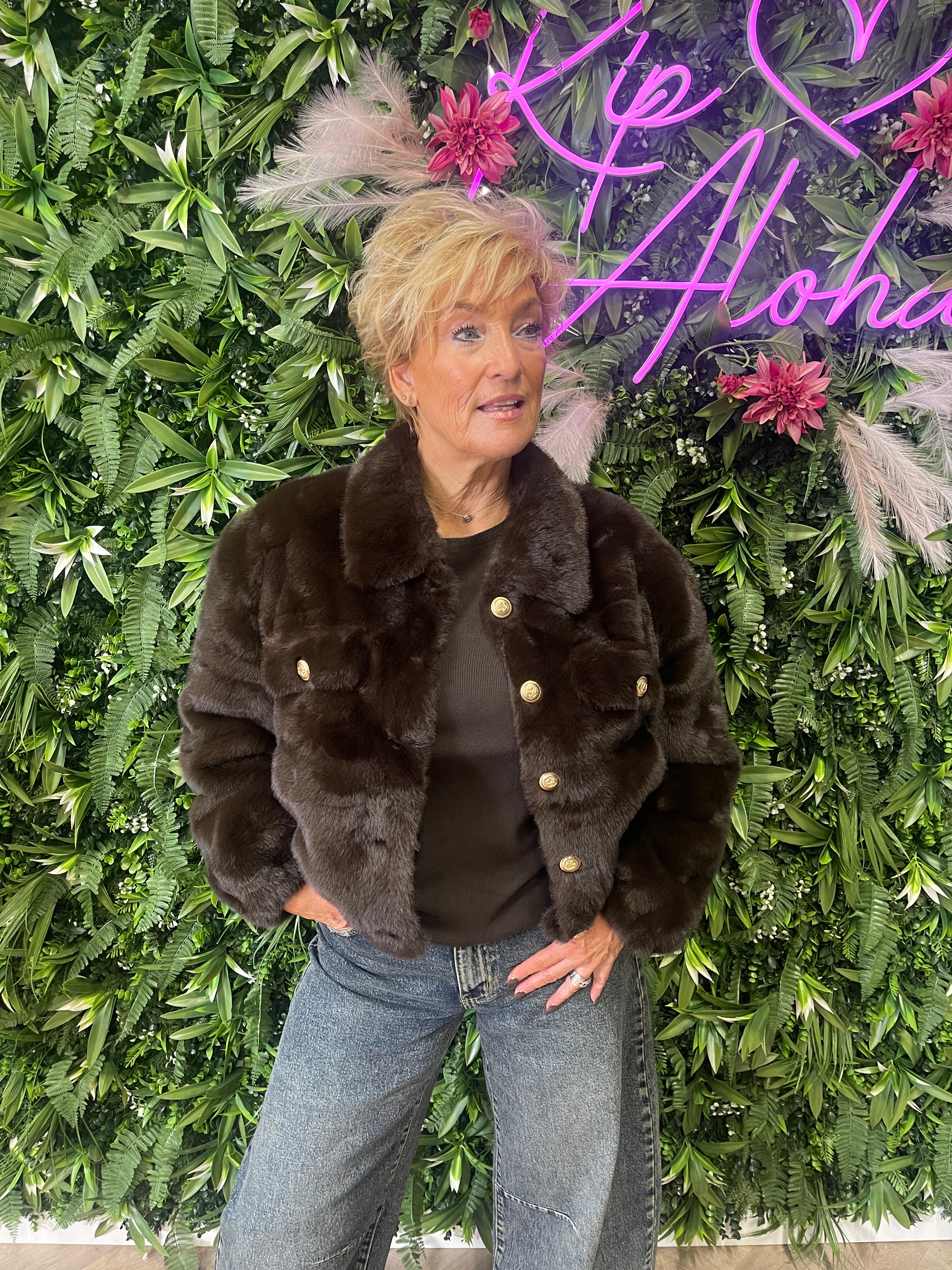 Korte faux fur jasje donkerbruin