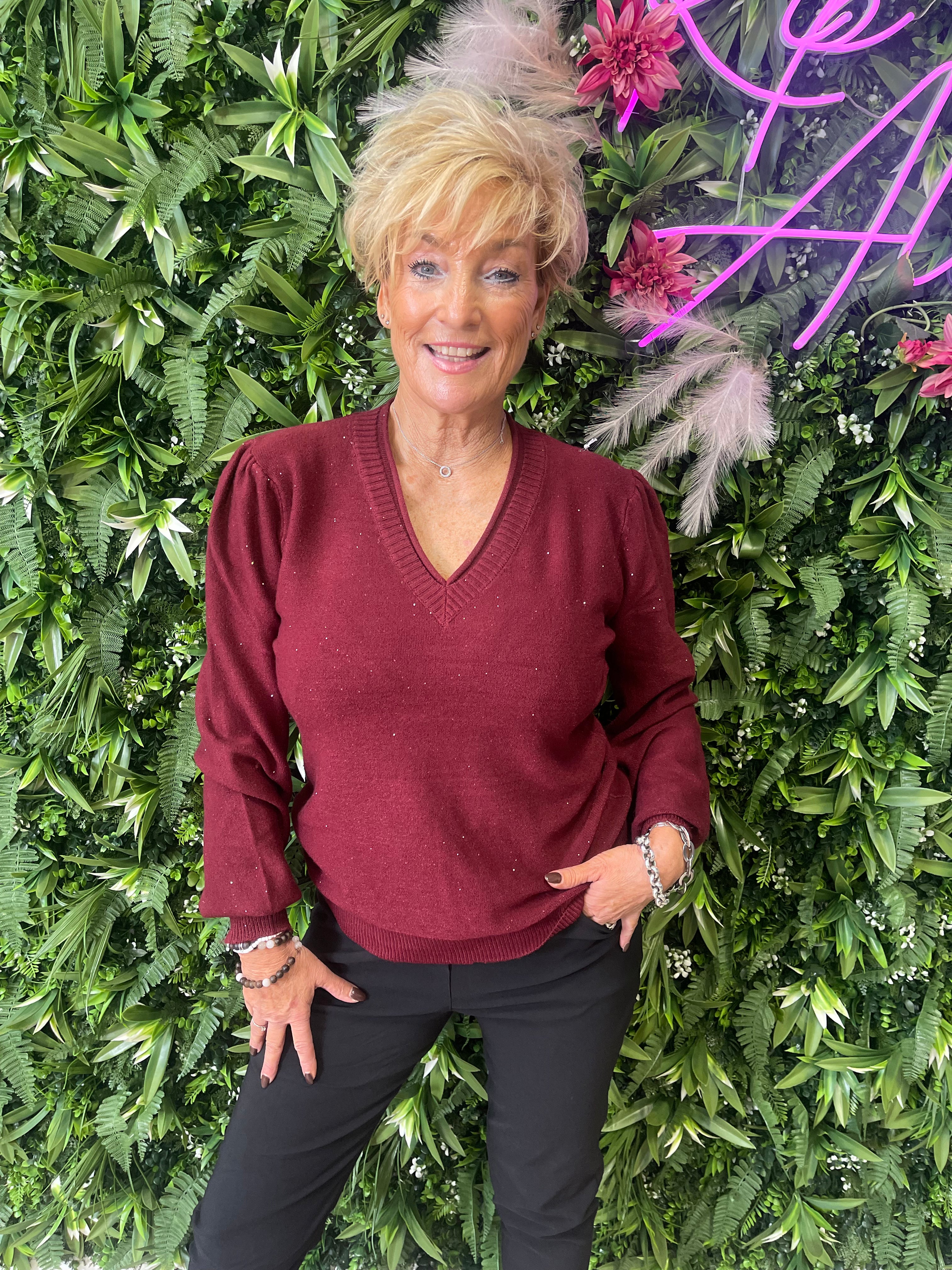 Trui v-hals met glitters bordeaux