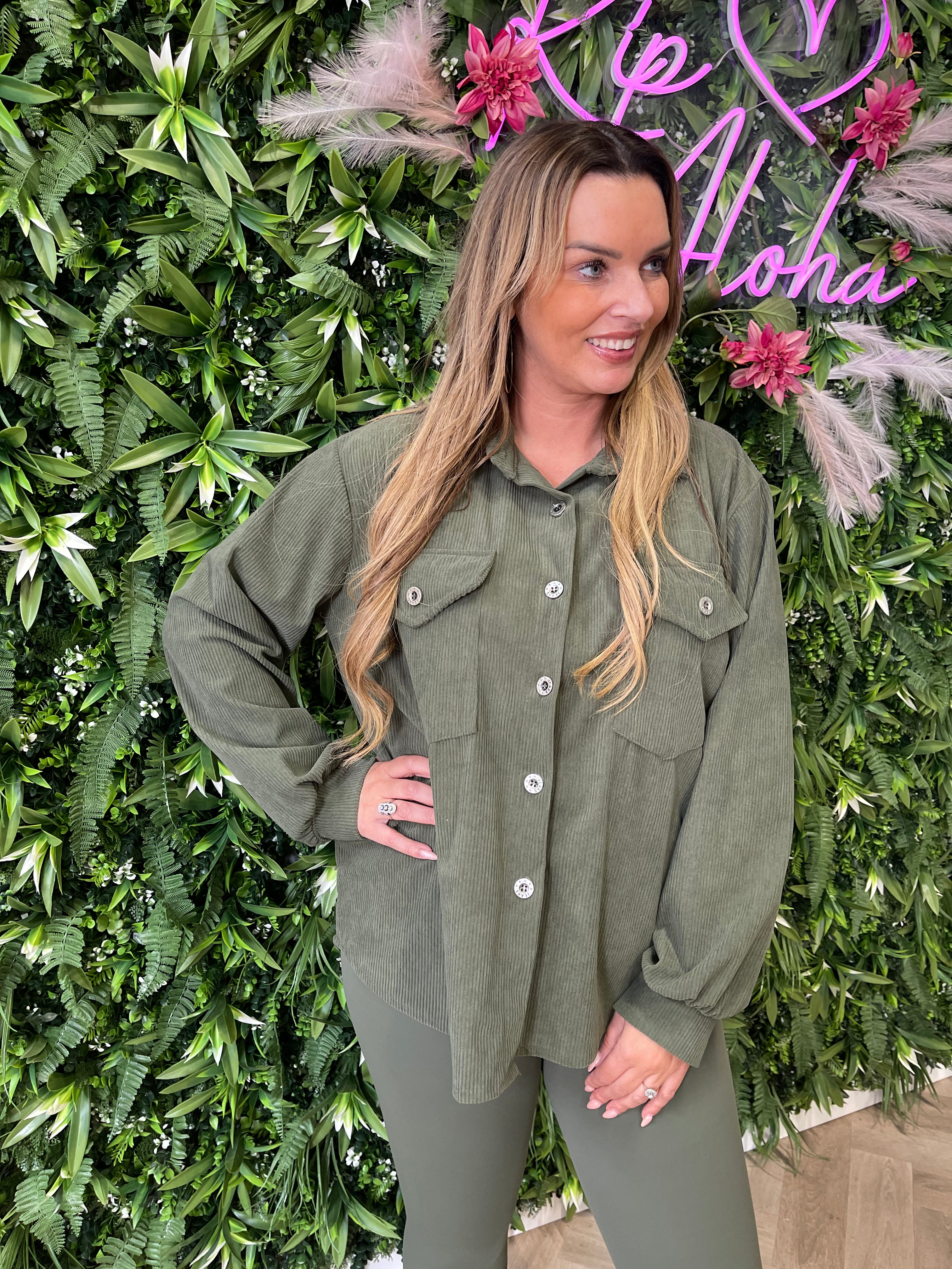 Korte corduroy blouse olijfgroen