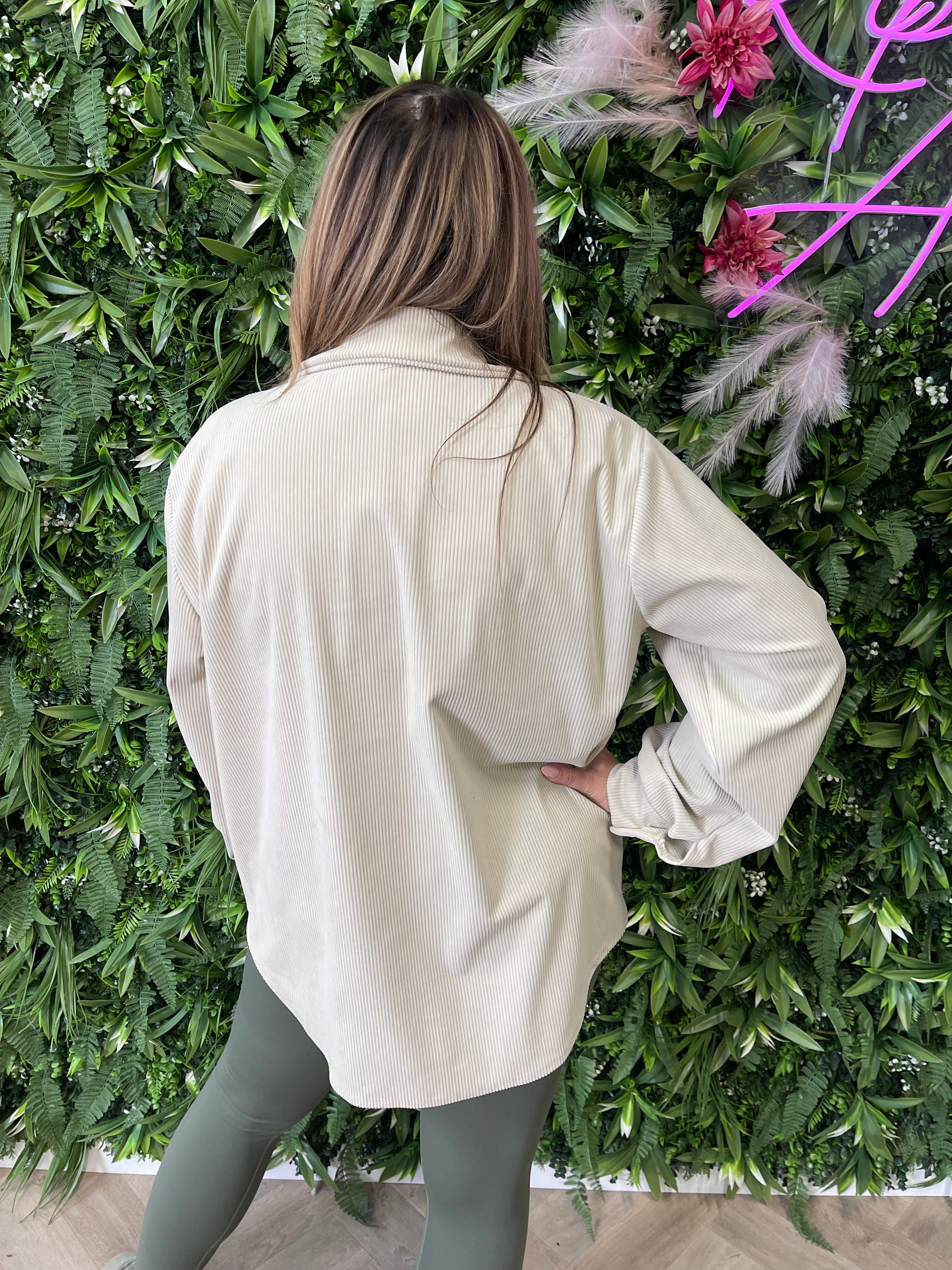 Korte corduroy blouse beige
