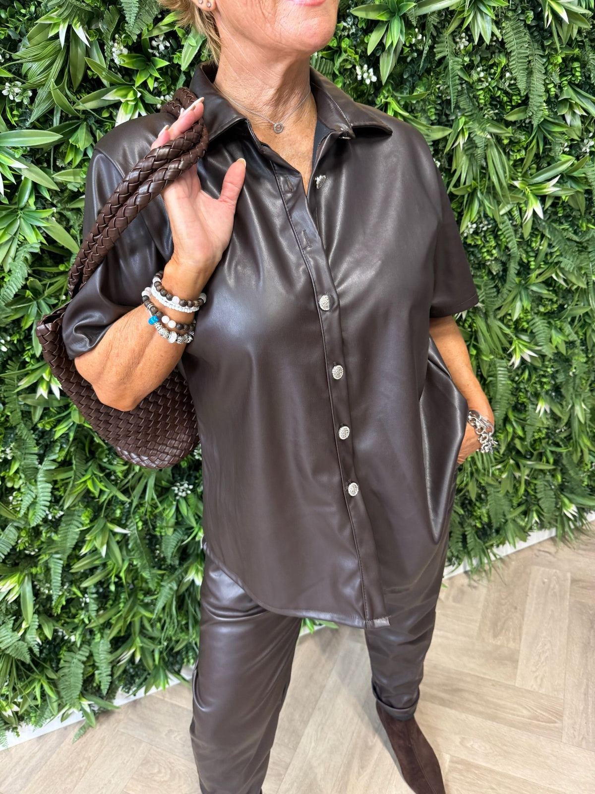 Tweedelig leatherlook set donkerbruin
