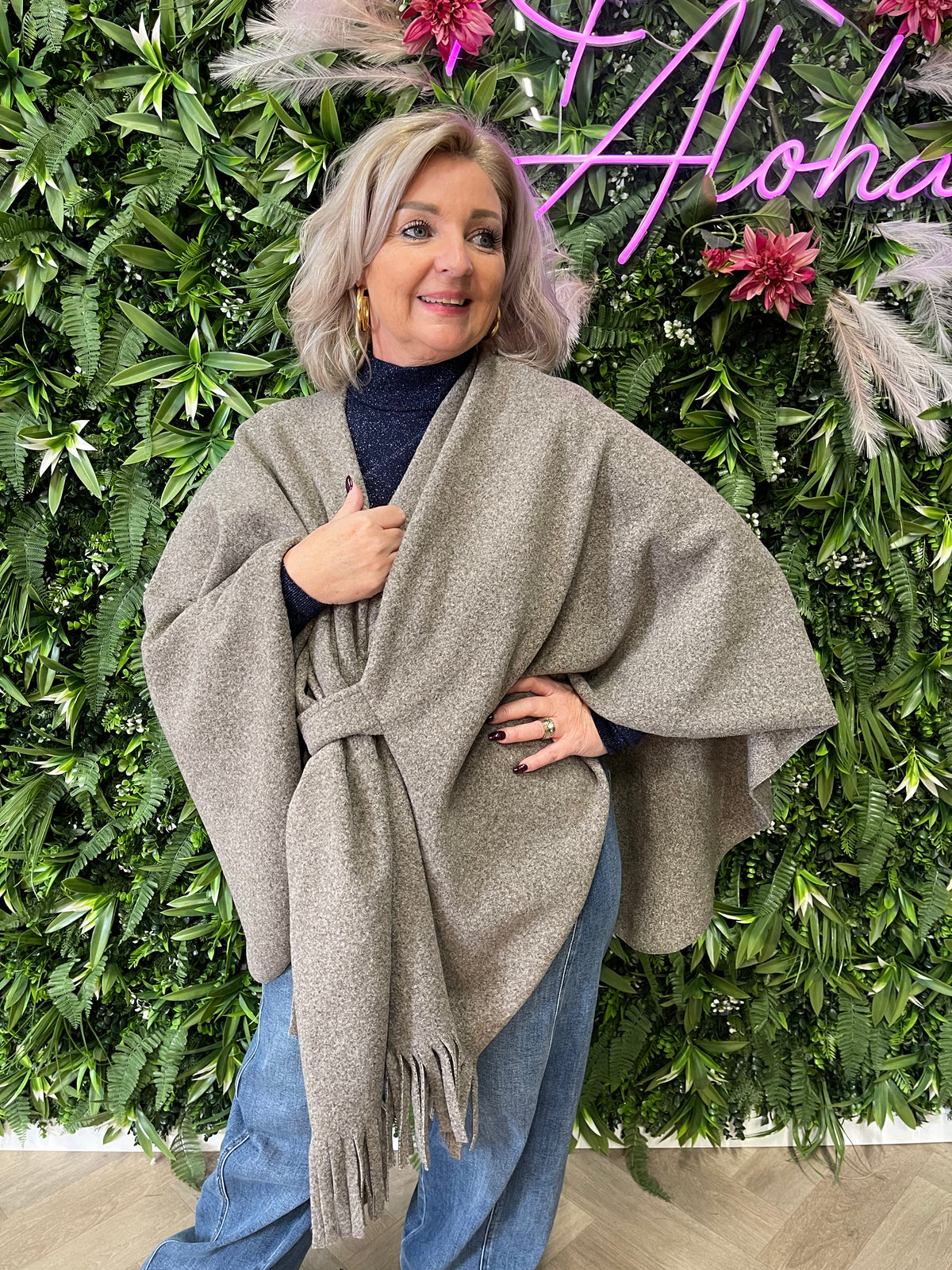 Poncho met franjes uni lichtbruin