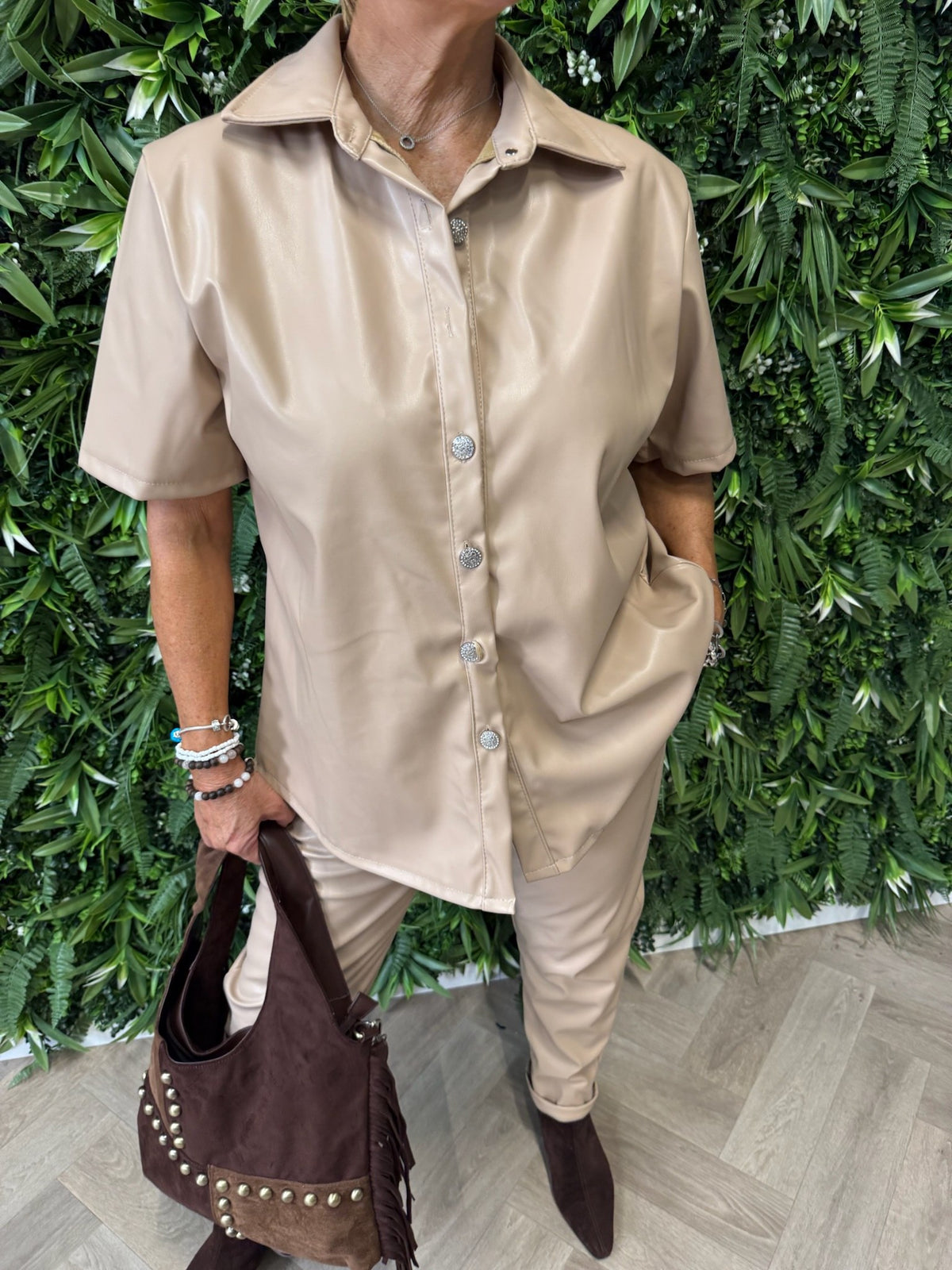 Tweedelig leatherlook set beige